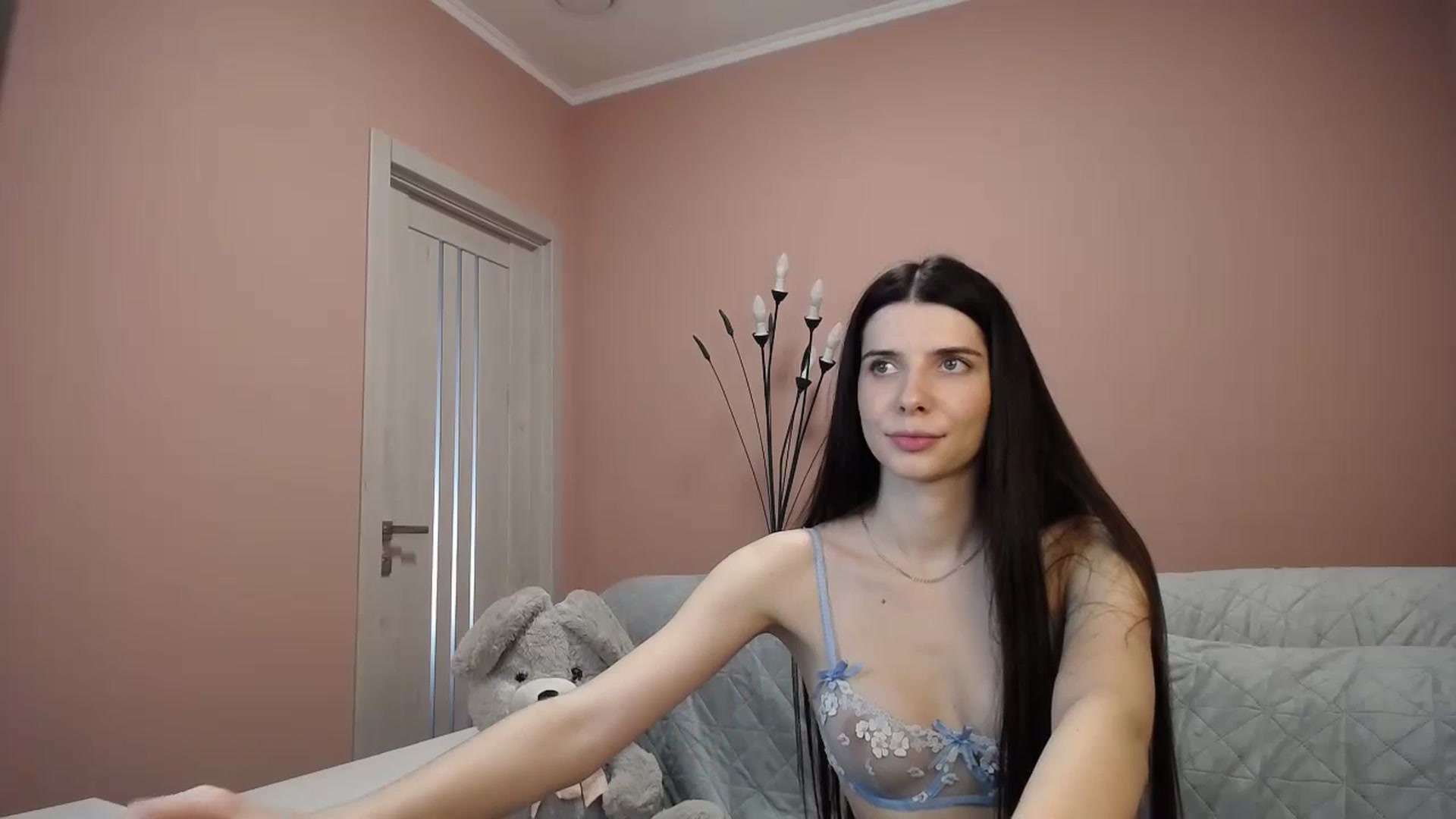 Gallery image thumbnail from SaraRich's myfreecams stream on, 04/27/2024, 10:42 image 5 of 20
