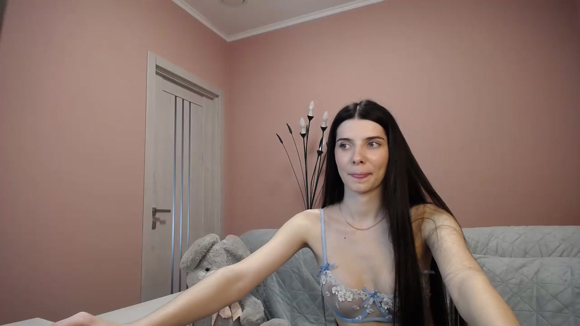 Gallery image thumbnail from SaraRich's myfreecams stream on, 04/27/2024, 10:42 image 3 of 20