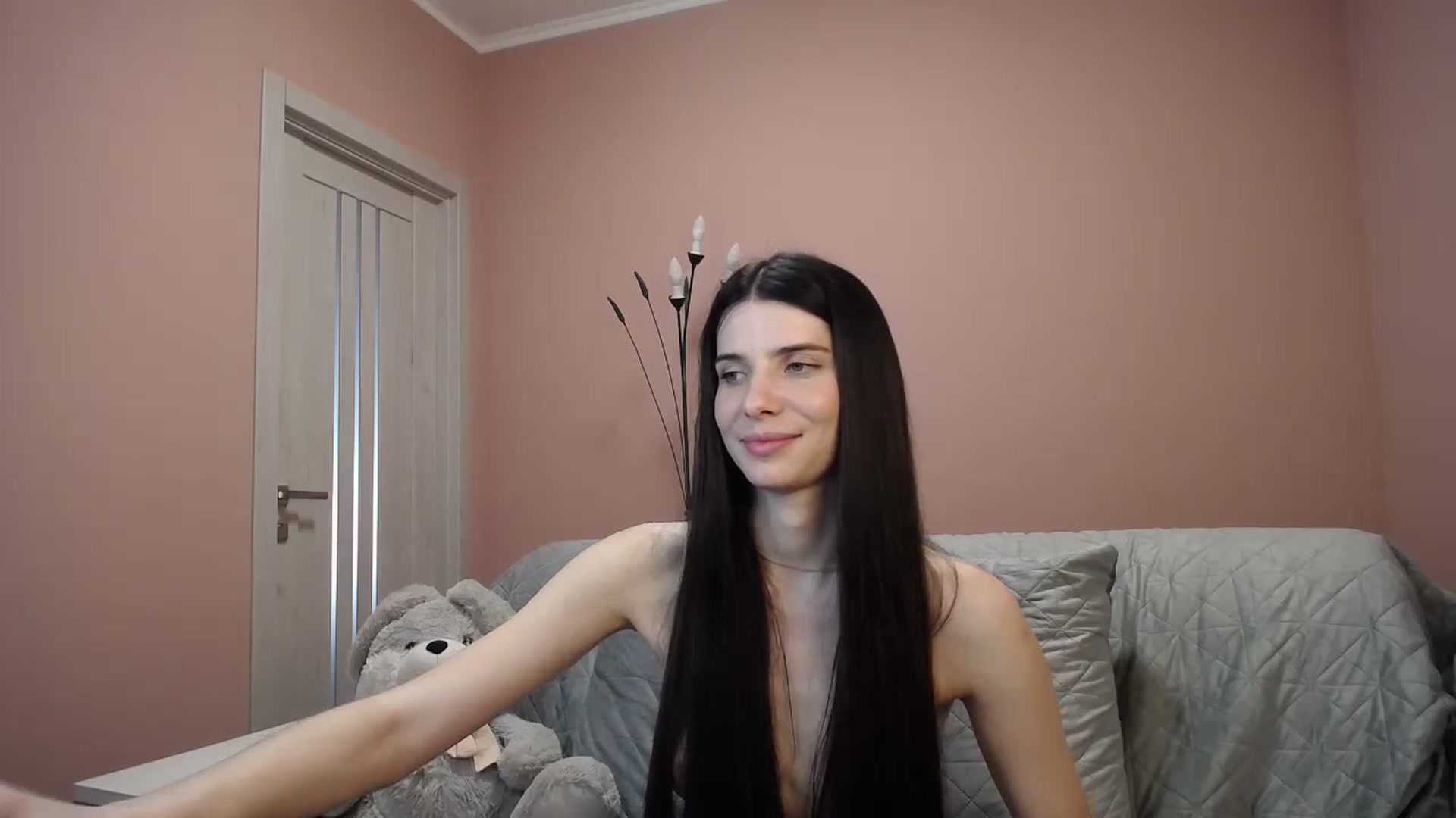 Gallery image thumbnail from SaraRich's myfreecams stream on, 04/27/2024, 12:20 image 17 of 20