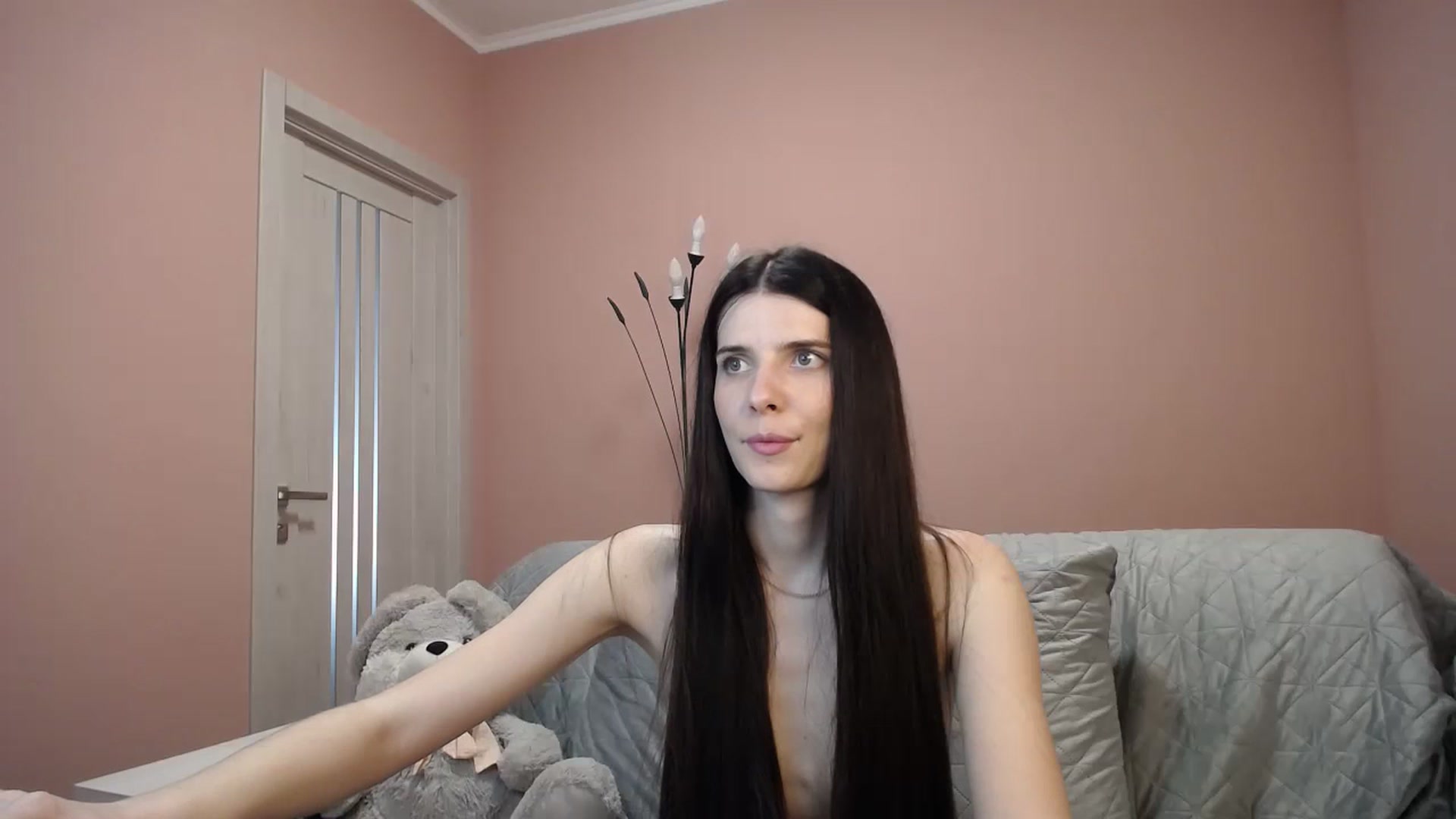 Gallery image thumbnail from SaraRich's myfreecams stream on, 04/27/2024, 12:20 image 3 of 20