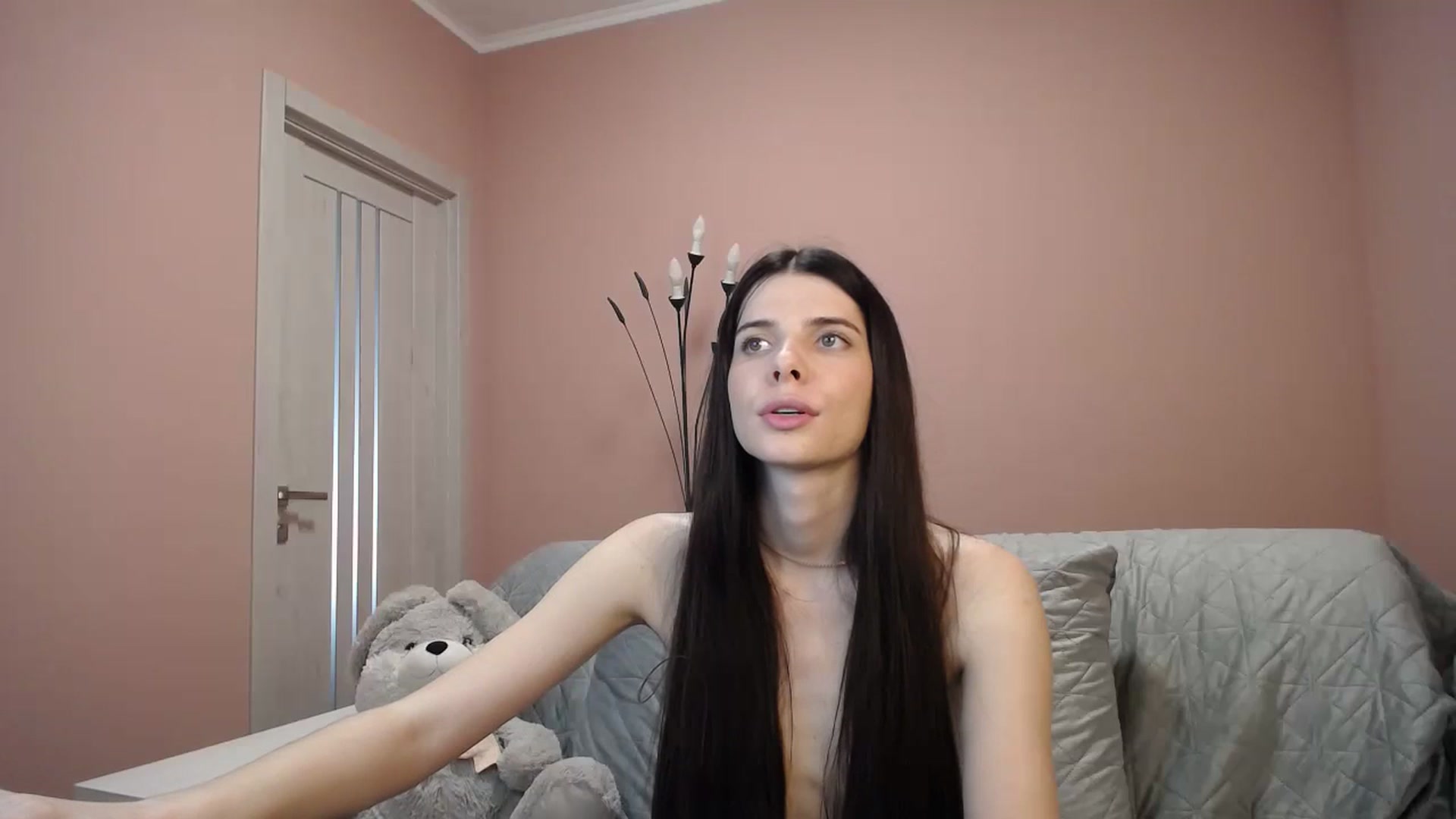 Gallery image thumbnail from SaraRich's myfreecams stream on, 04/27/2024, 12:20 image 10 of 20