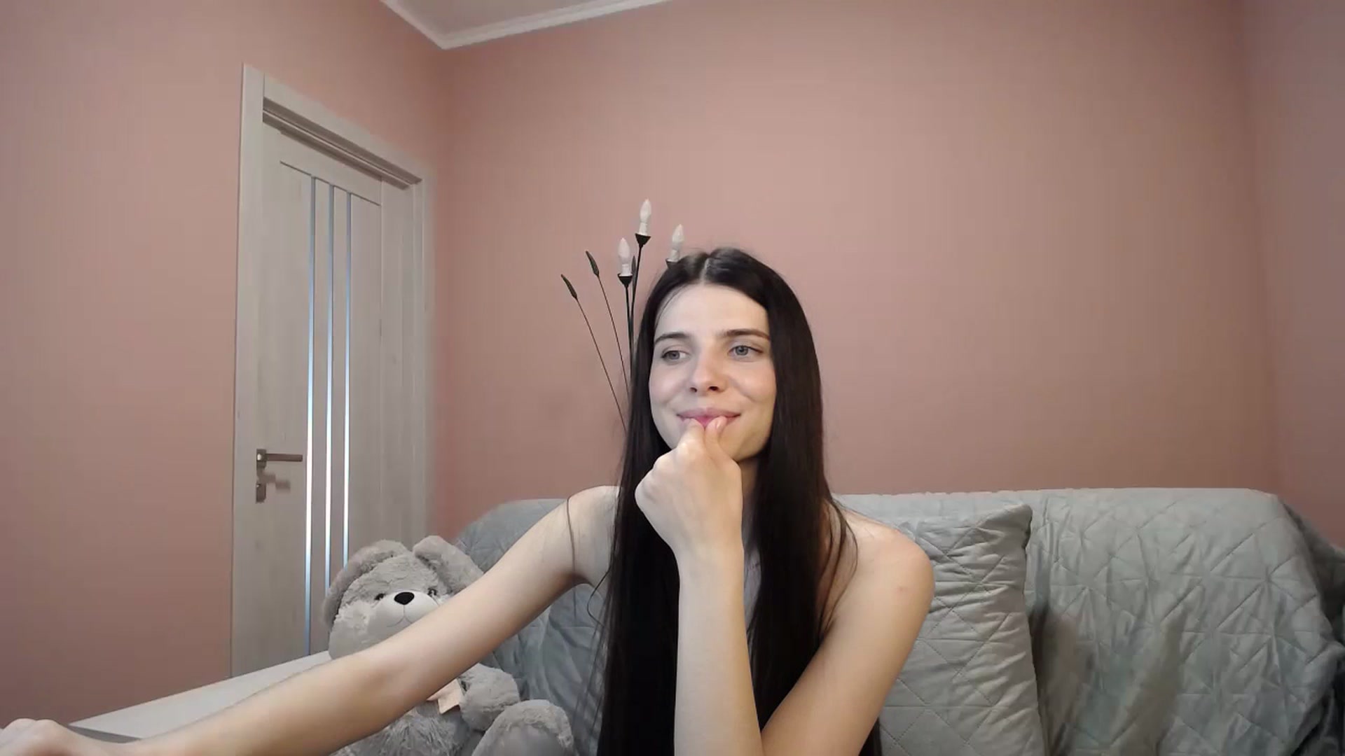 Gallery image thumbnail from SaraRich's myfreecams stream on, 04/27/2024, 12:20 image 4 of 20
