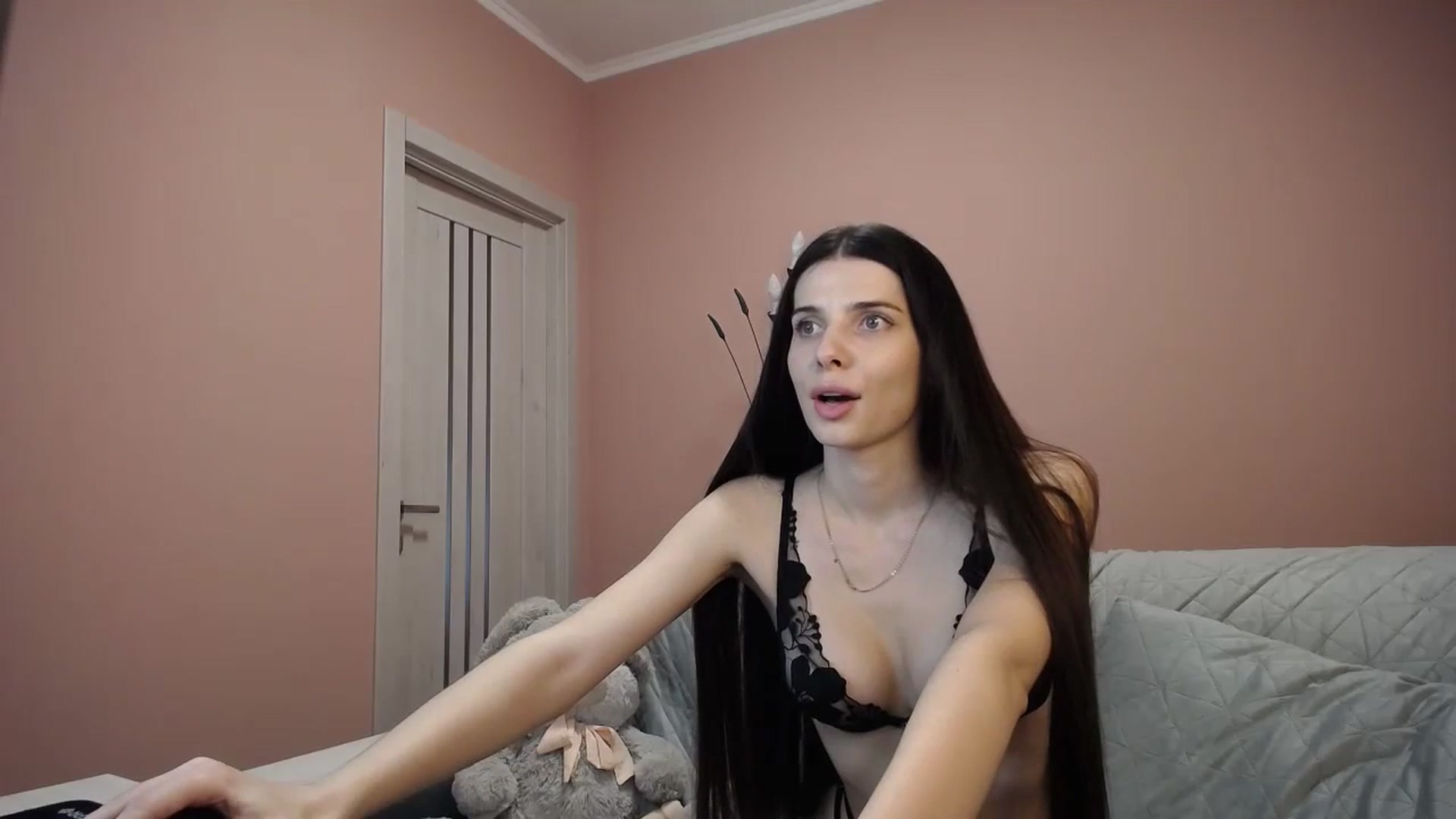 Gallery image thumbnail from SaraRich's myfreecams stream on, 04/28/2024, 11:32 image 18 of 20