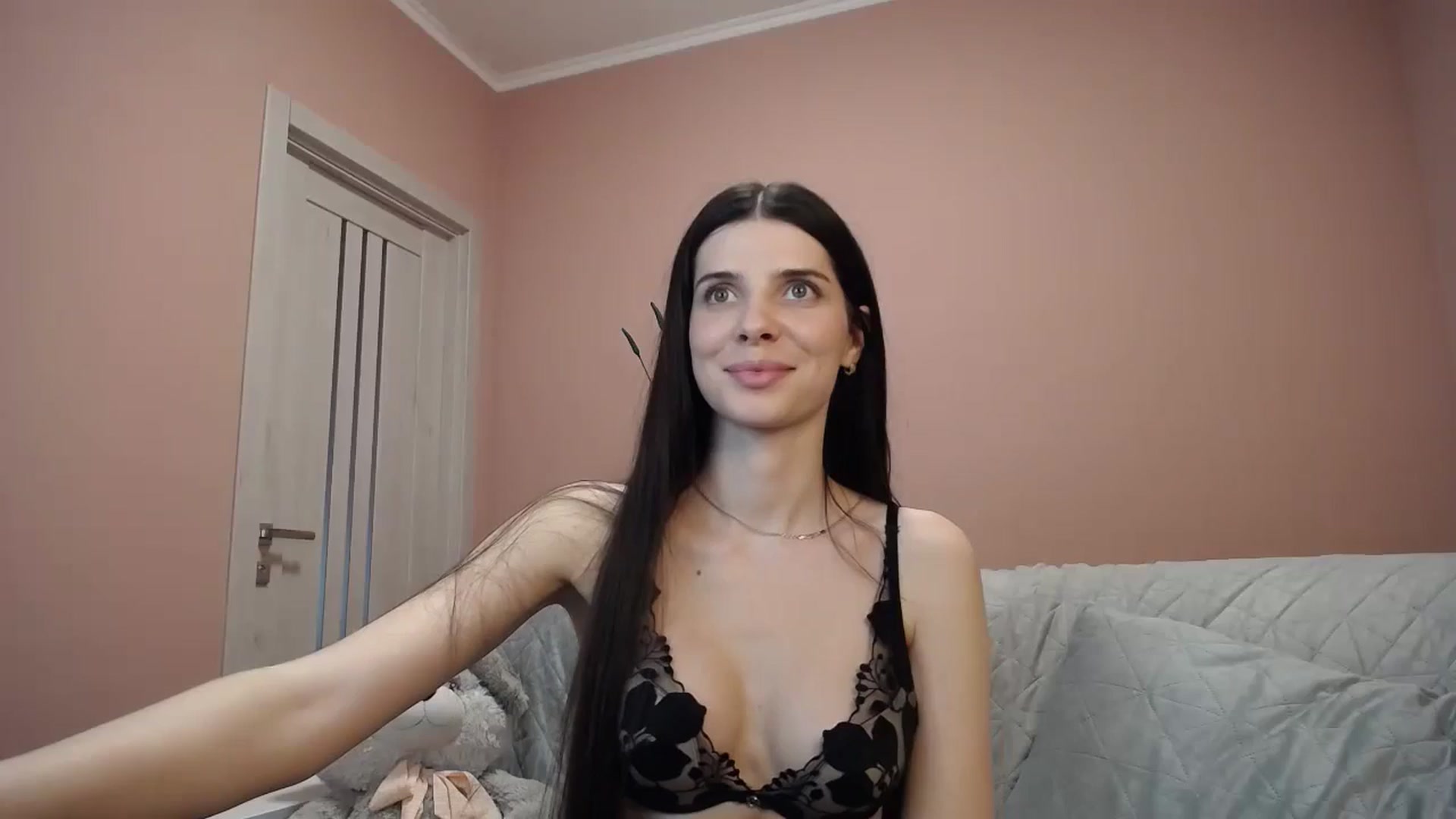 Gallery image thumbnail from SaraRich's myfreecams stream on, 04/28/2024, 12:54 image 1 of 20
