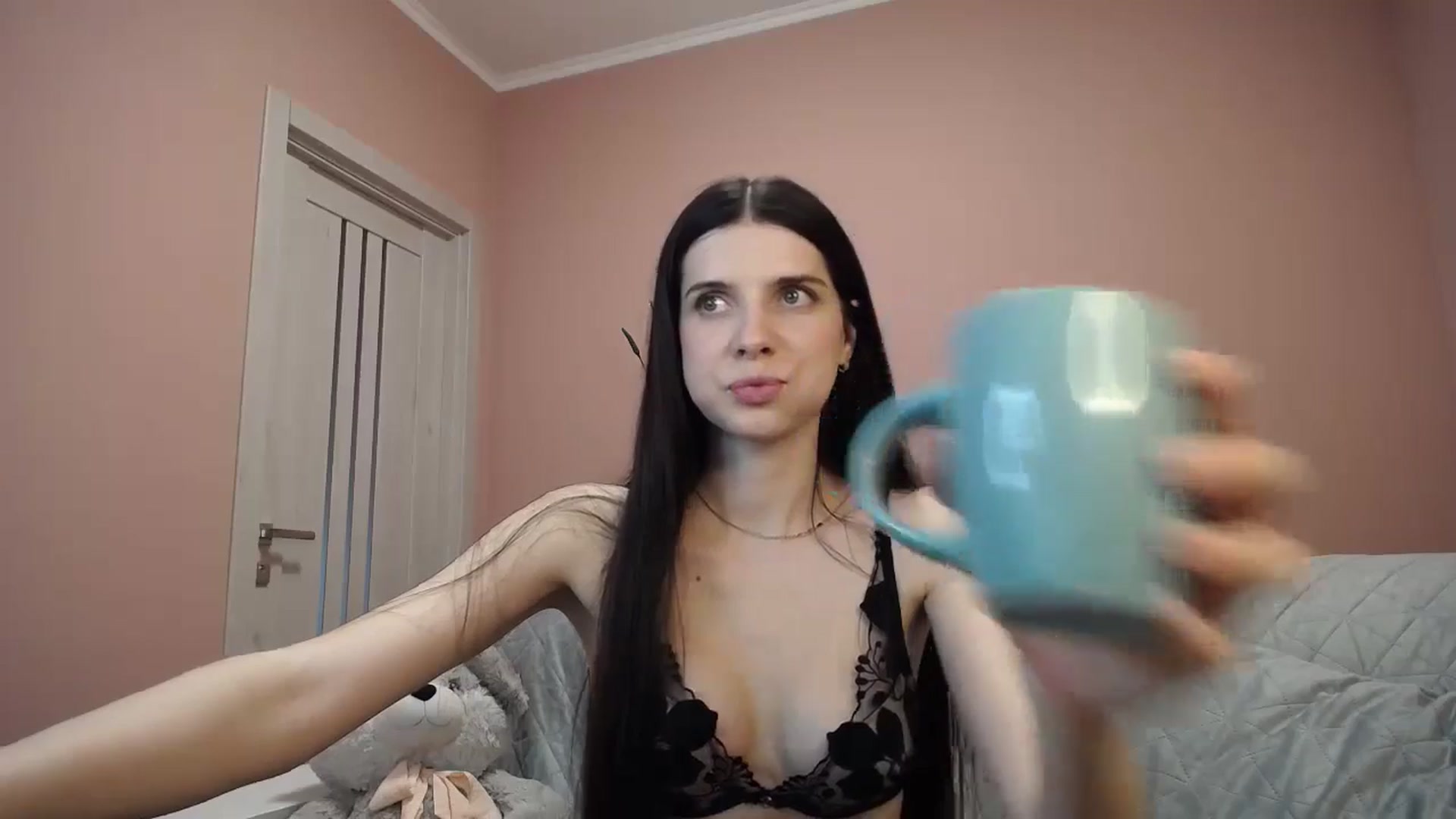Gallery image thumbnail from SaraRich's myfreecams stream on, 04/28/2024, 12:54 image 3 of 20