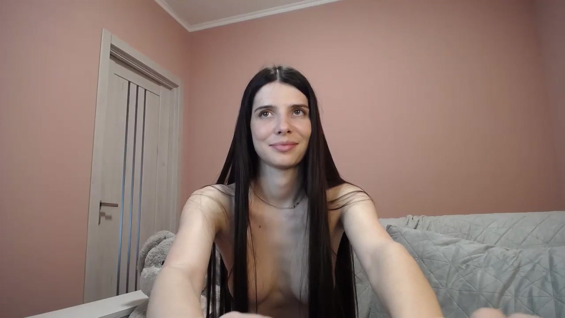 Gallery image thumbnail from SaraRich's myfreecams stream on, 04/29/2024, 13:25 image 12 of 20