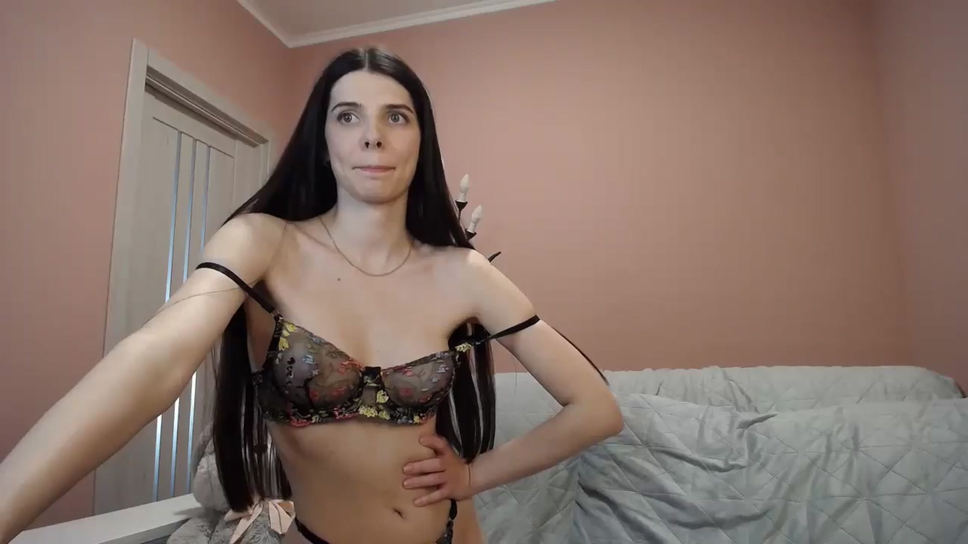 Gallery image thumbnail from SaraRich's myfreecams stream on, 04/30/2024, 12:11 image 13 of 20