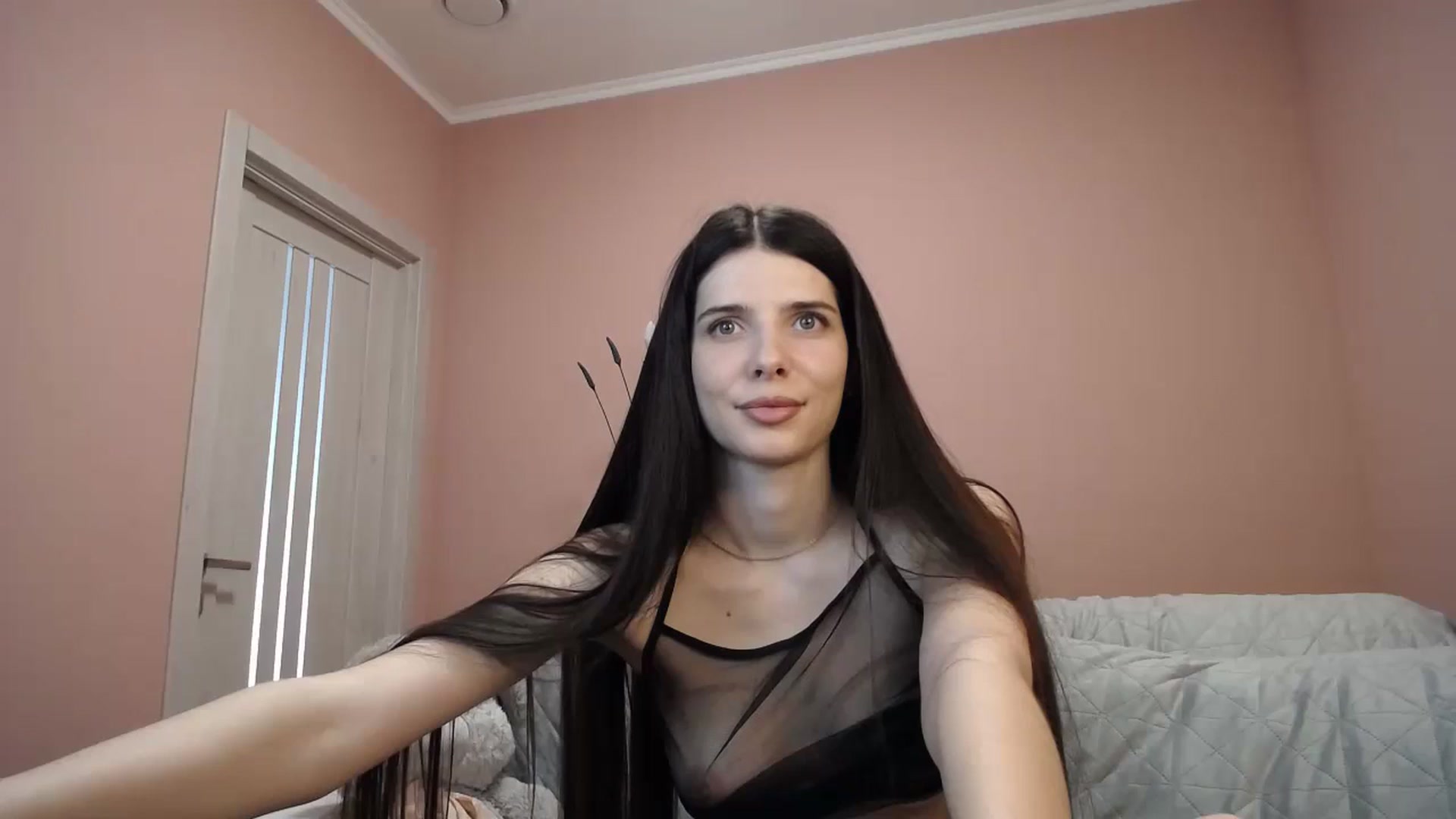 Gallery image thumbnail from SaraRich's myfreecams stream on, 05/03/2024, 11:36 image 8 of 20