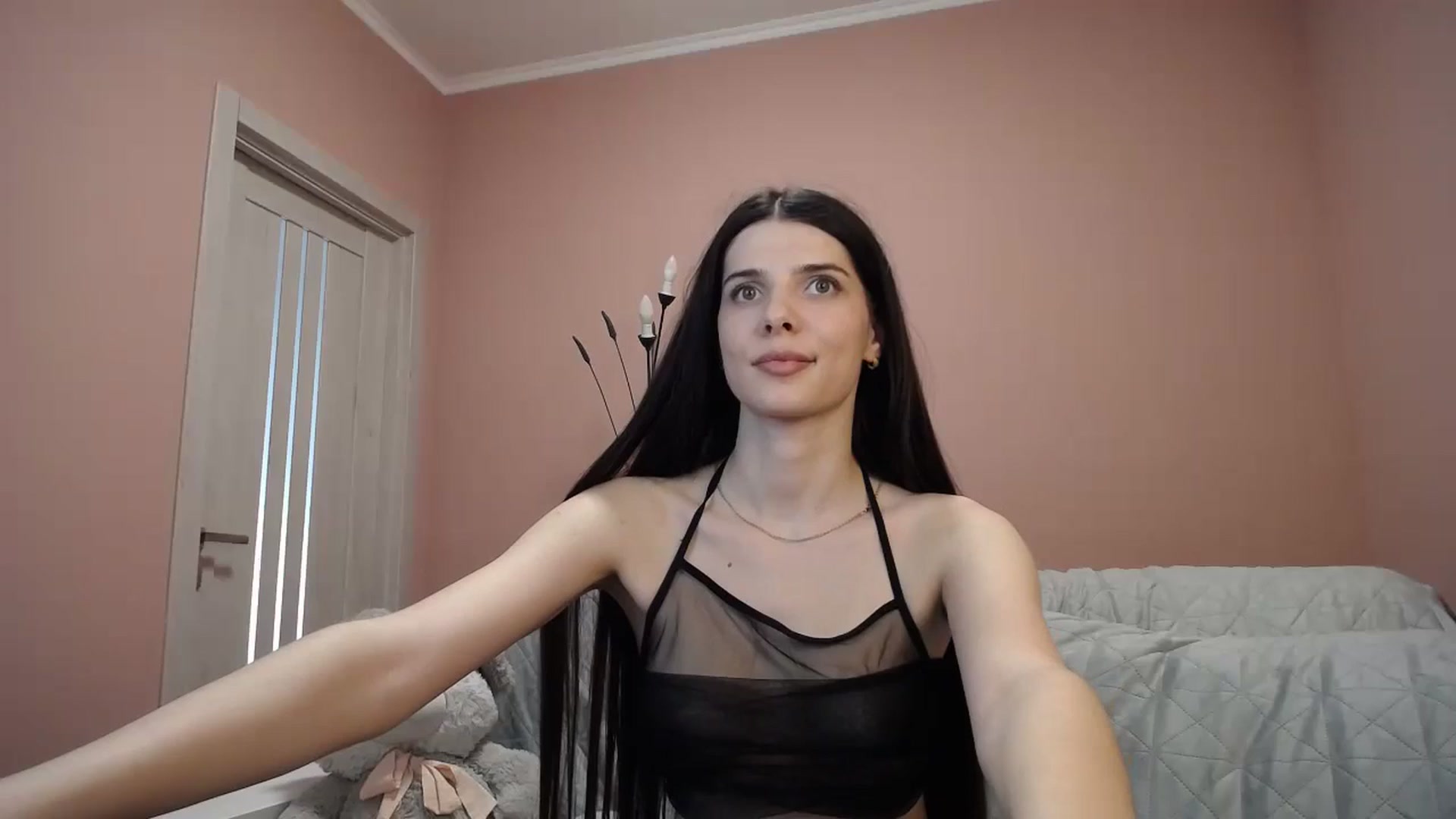Gallery image thumbnail from SaraRich's myfreecams stream on, 05/03/2024, 12:30 image 1 of 20