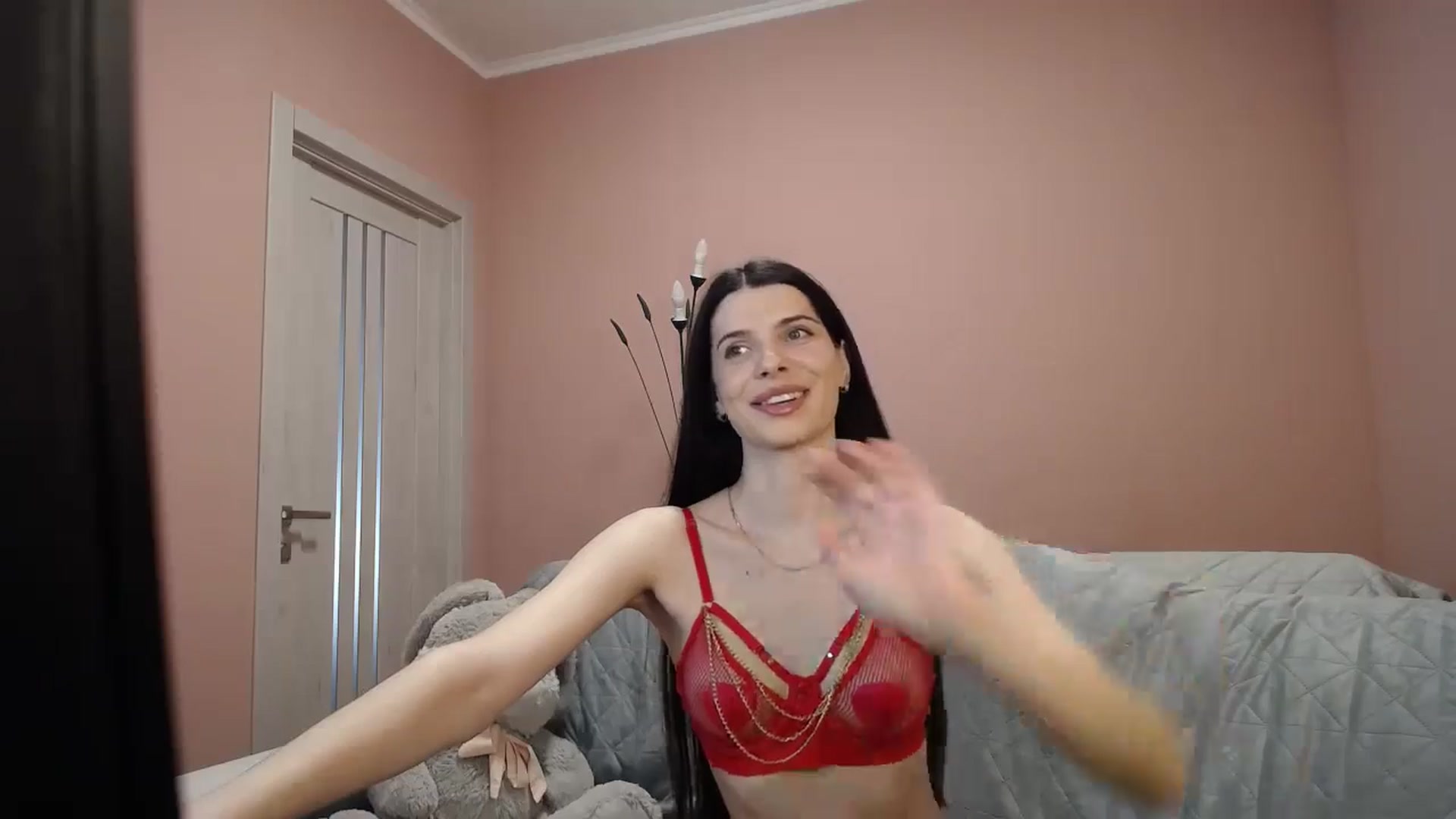 Gallery image thumbnail from SaraRich's myfreecams stream on, 05/07/2024, 08:16 image 2 of 20