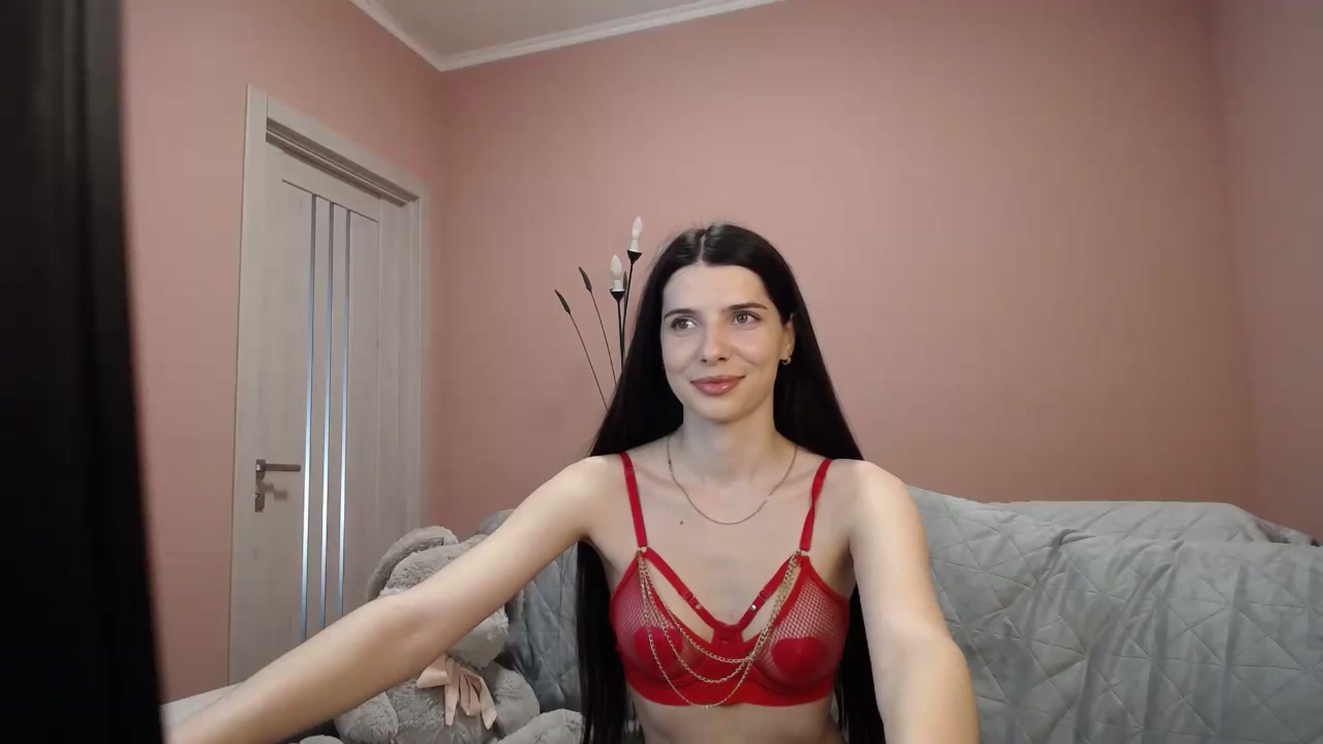 Gallery image thumbnail from SaraRich's myfreecams stream on, 05/07/2024, 08:16 image 4 of 20