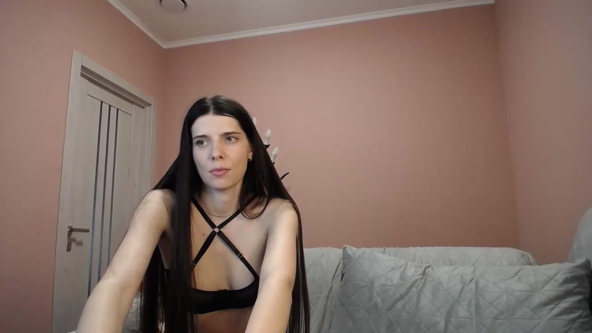 Gallery image thumbnail from SaraRich's myfreecams stream on, 05/13/2024, 11:37 image 9 of 20