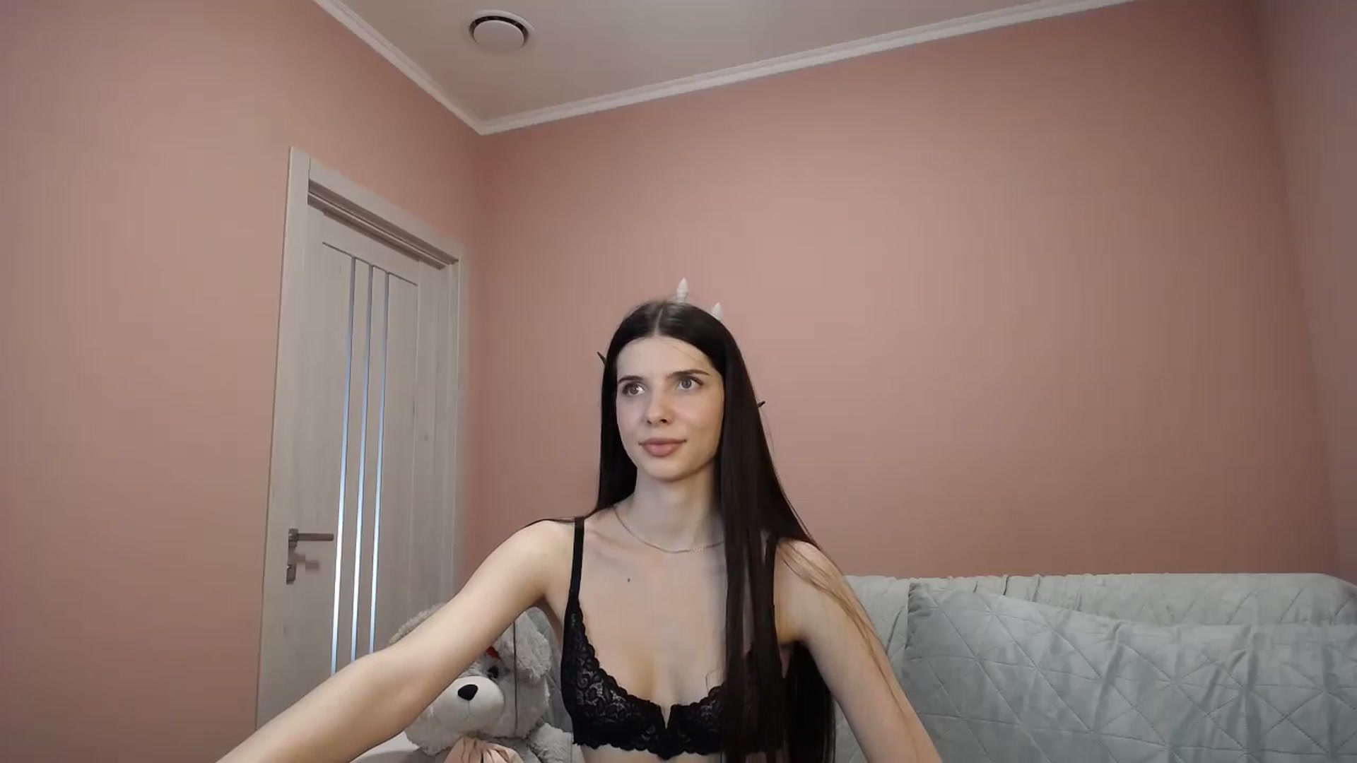 Gallery image thumbnail from SaraRich's myfreecams stream on, 05/15/2024, 10:30 image 11 of 20