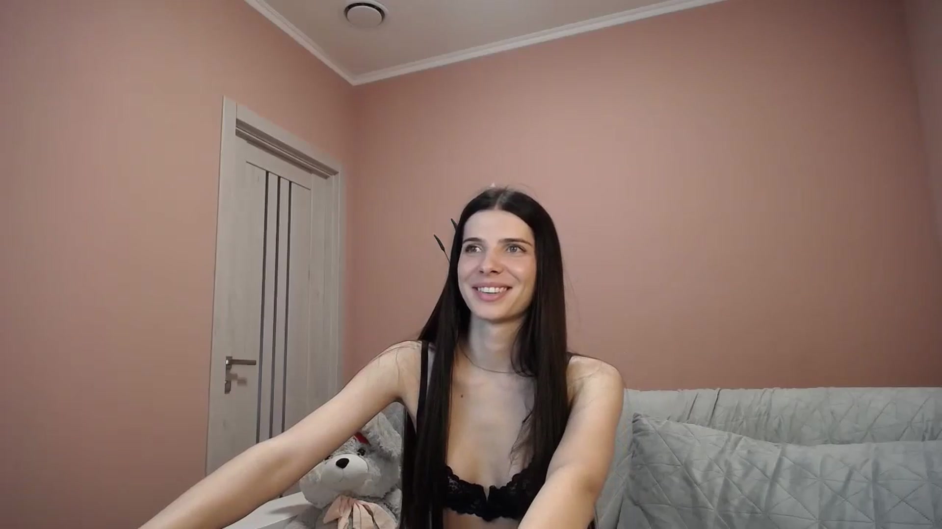 Gallery image thumbnail from SaraRich's myfreecams stream on, 05/15/2024, 13:45 image 12 of 20