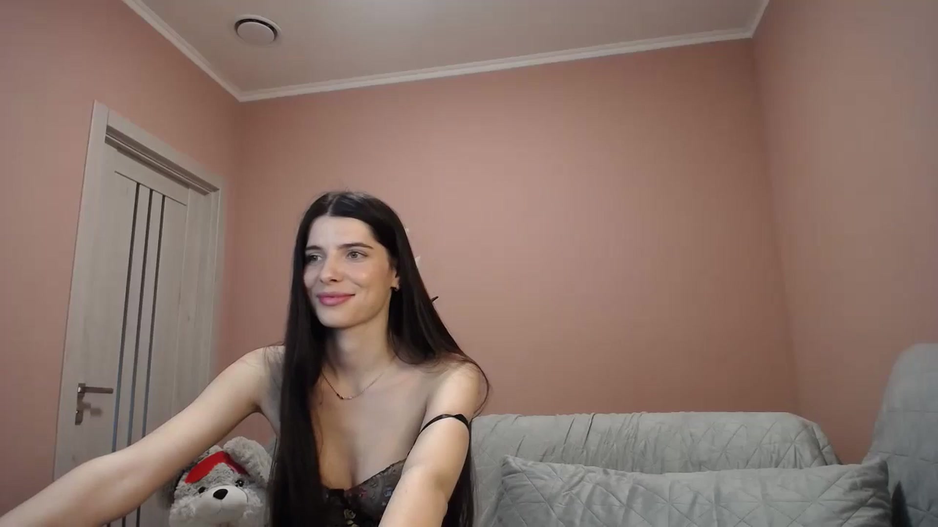 Gallery image thumbnail from SaraRich's myfreecams stream on, 05/18/2024, 10:01 image 17 of 20