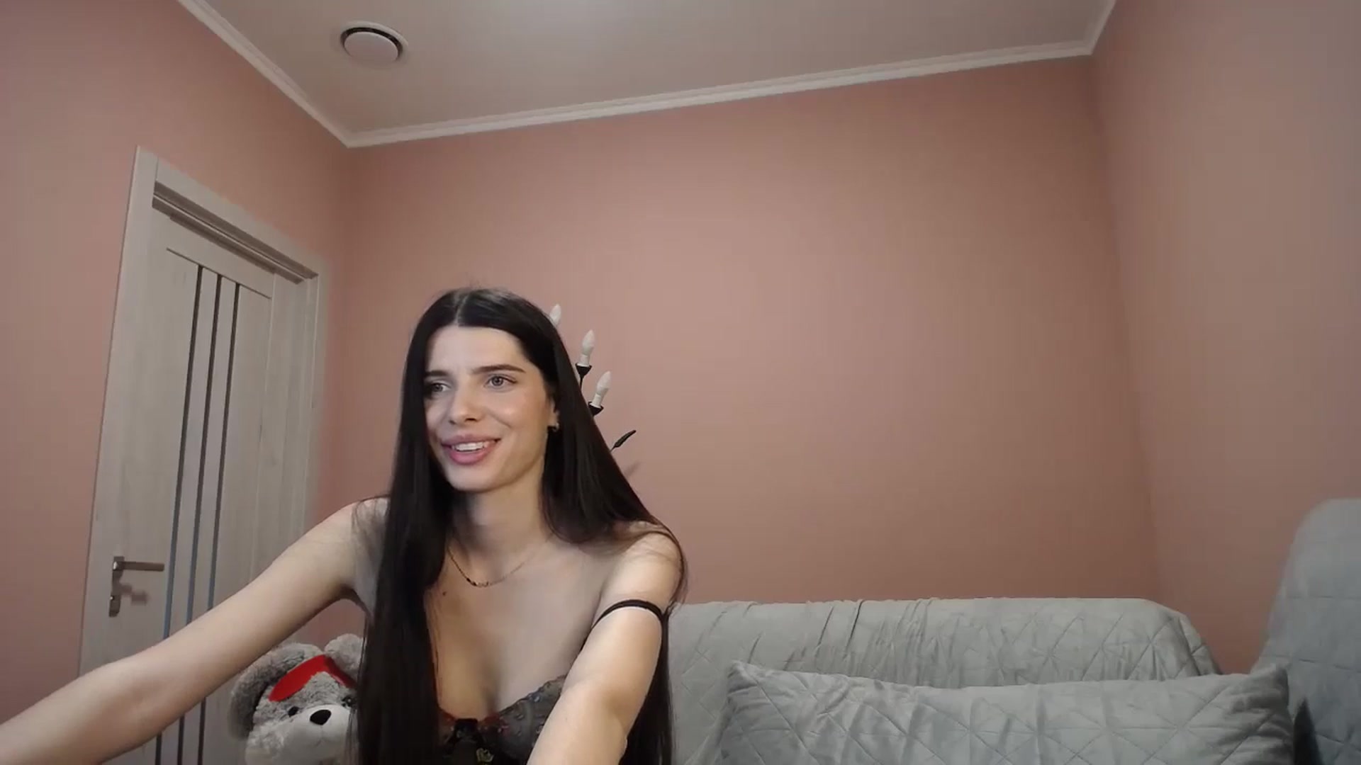 Gallery image thumbnail from SaraRich's myfreecams stream on, 05/18/2024, 10:01 image 18 of 20