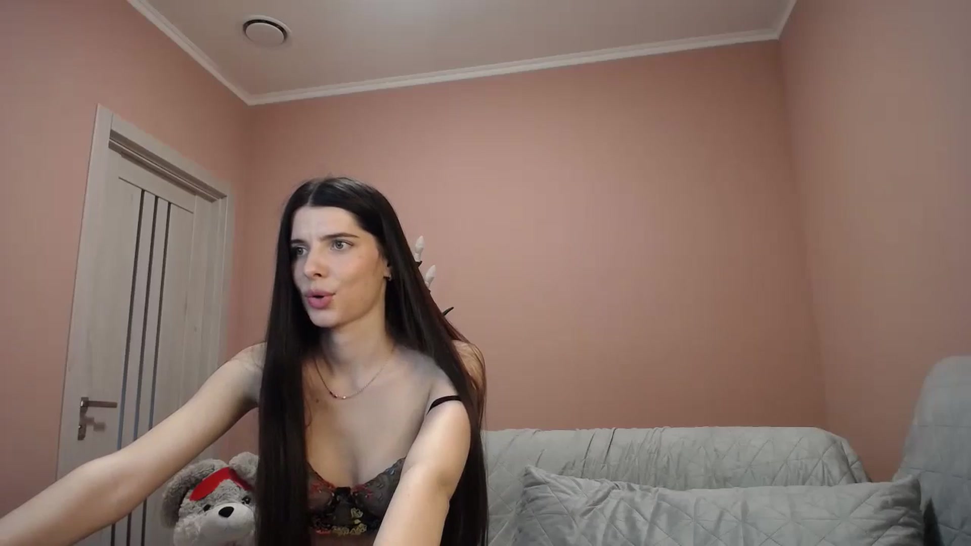 Gallery image thumbnail from SaraRich's myfreecams stream on, 05/18/2024, 10:01 image 14 of 20