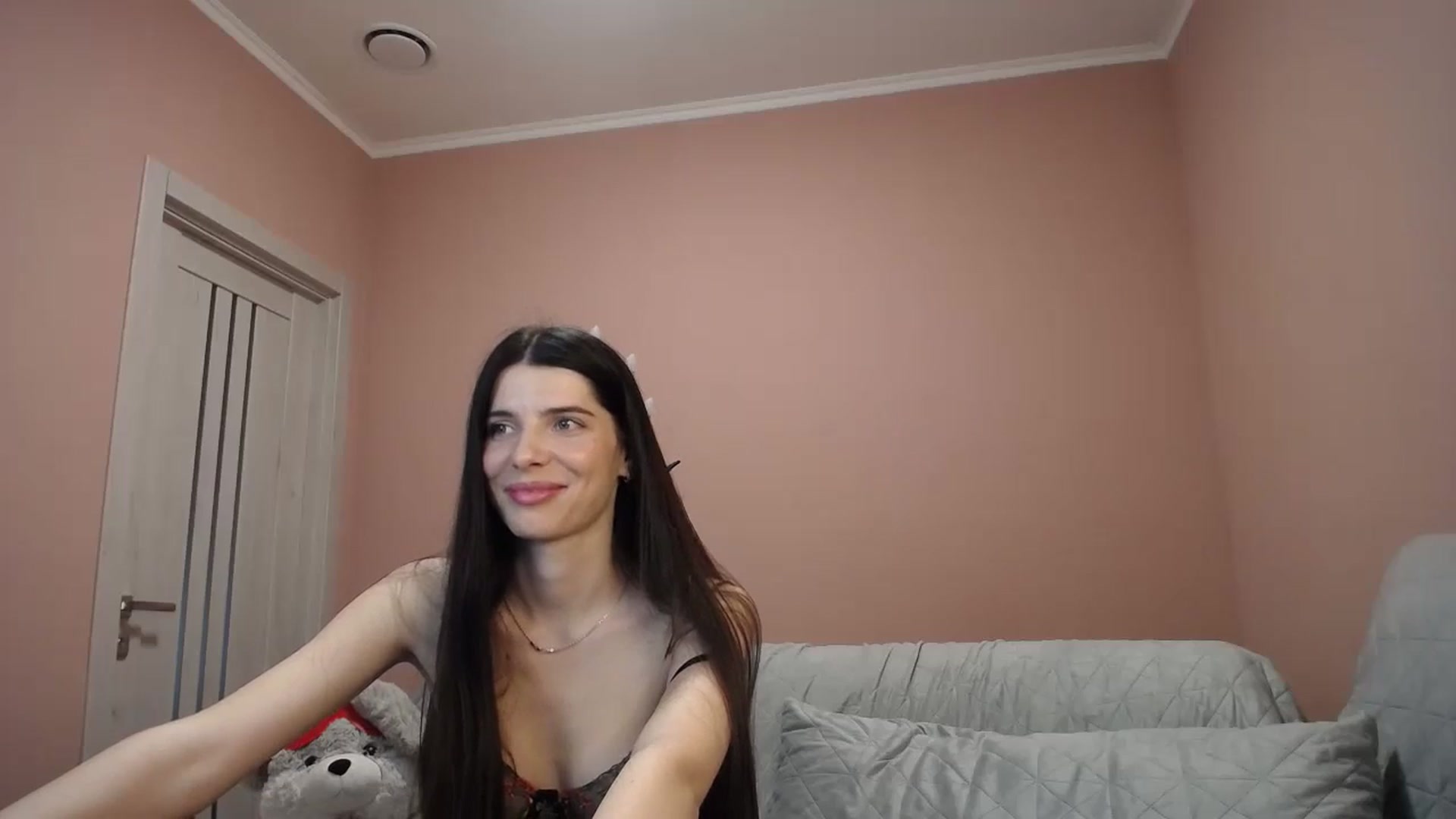 Gallery image thumbnail from SaraRich's myfreecams stream on, 05/18/2024, 10:01 image 16 of 20