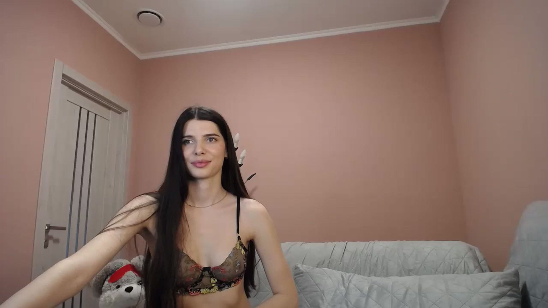 Gallery image thumbnail from SaraRich's myfreecams stream on, 05/18/2024, 10:01 image 3 of 20