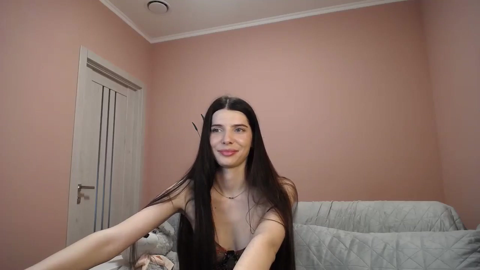 Gallery image thumbnail from SaraRich's myfreecams stream on, 05/18/2024, 11:31 image 13 of 20