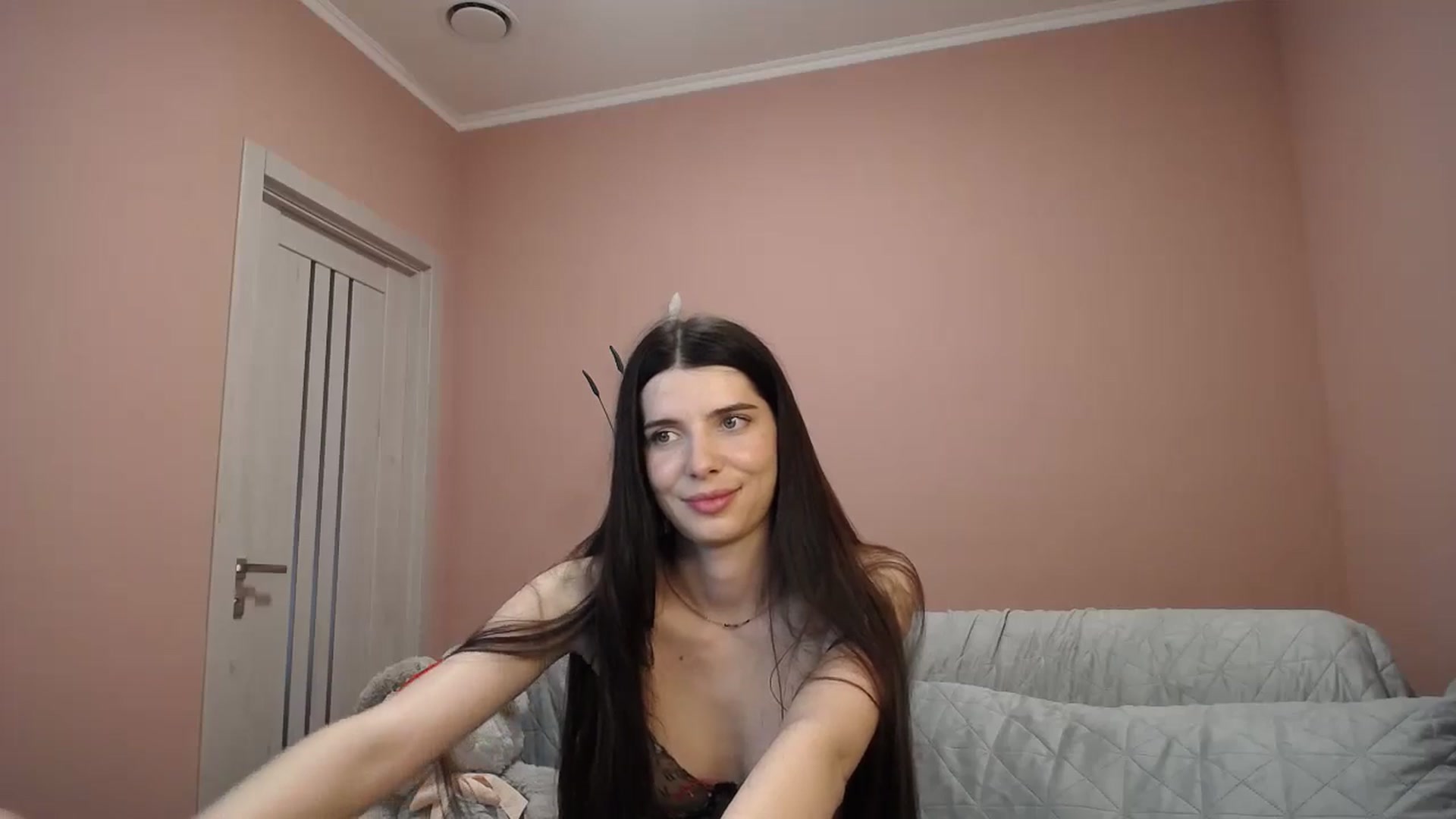 Gallery image thumbnail from SaraRich's myfreecams stream on, 05/18/2024, 11:31 image 14 of 20