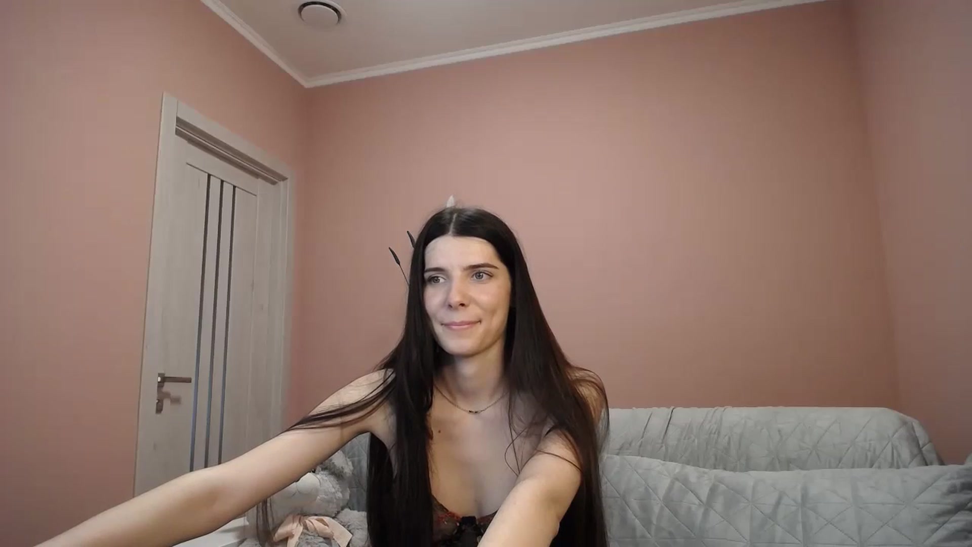 Gallery image thumbnail from SaraRich's myfreecams stream on, 05/18/2024, 11:31 image 16 of 20