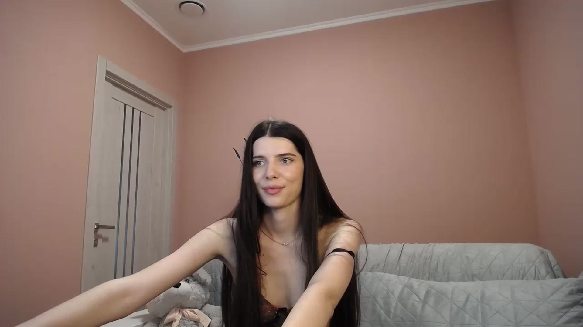 Gallery image thumbnail from SaraRich's myfreecams stream on, 05/18/2024, 11:31 image 20 of 20