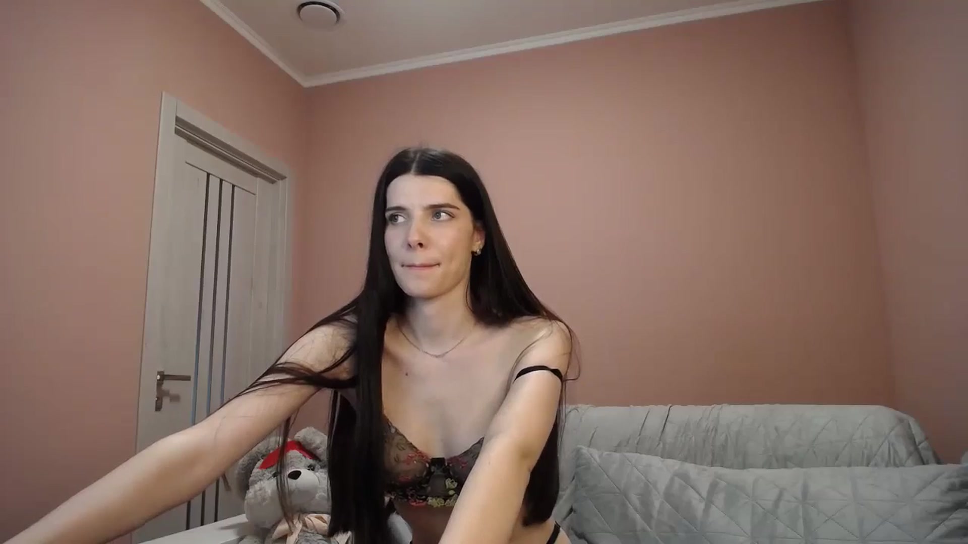 Gallery image thumbnail from SaraRich's myfreecams stream on, 05/18/2024, 11:31 image 3 of 20