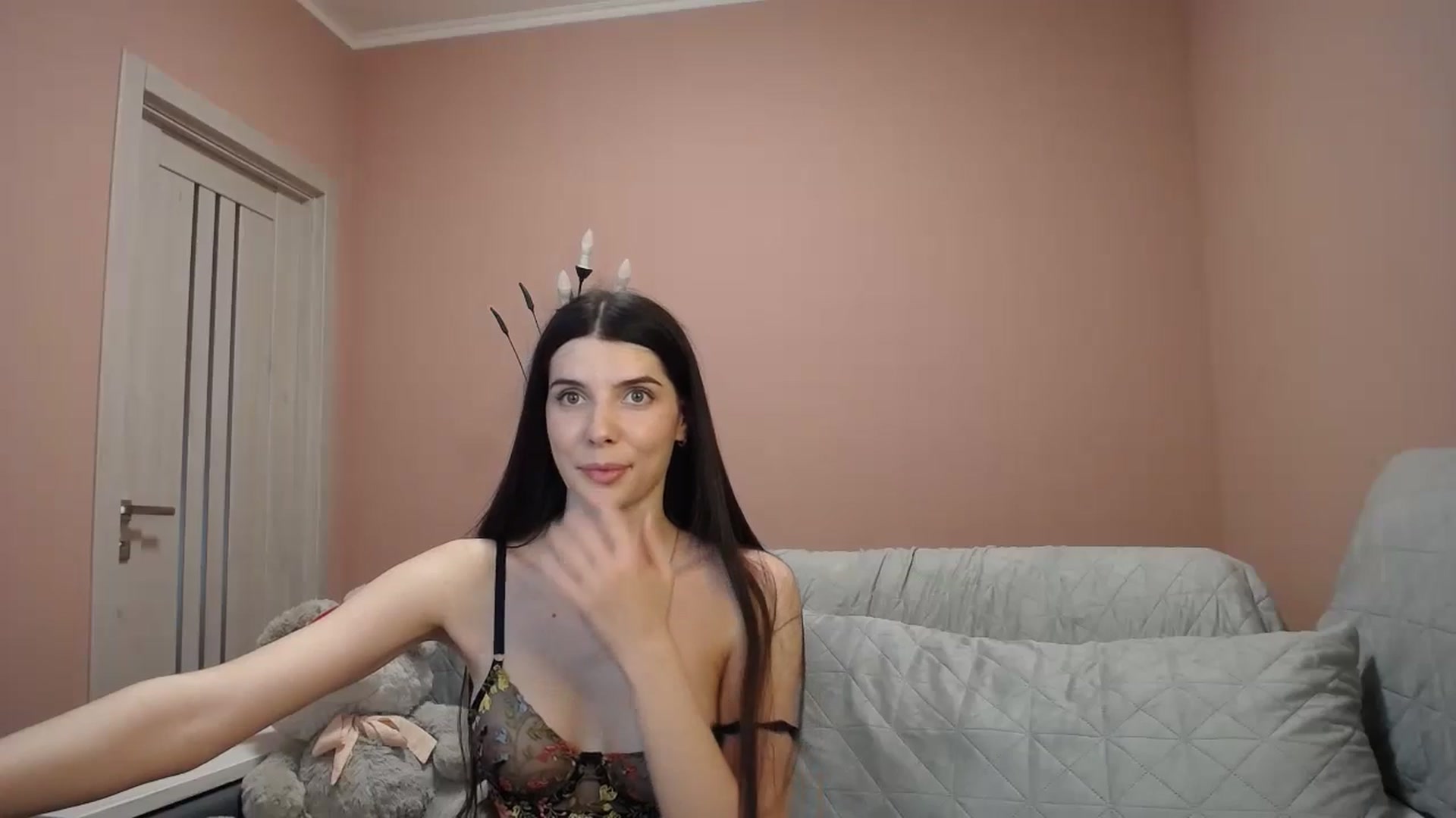 Gallery image thumbnail from SaraRich's myfreecams stream on, 05/18/2024, 12:10 image 5 of 20