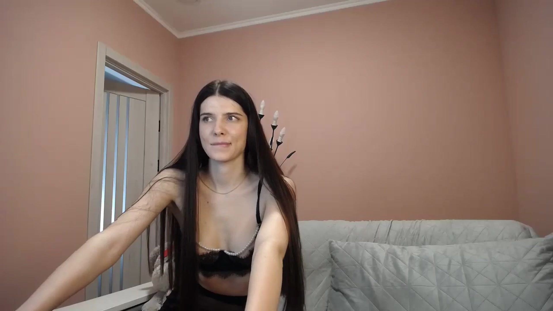 Gallery image thumbnail from SaraRich's myfreecams stream on, 05/19/2024, 10:52 image 3 of 20