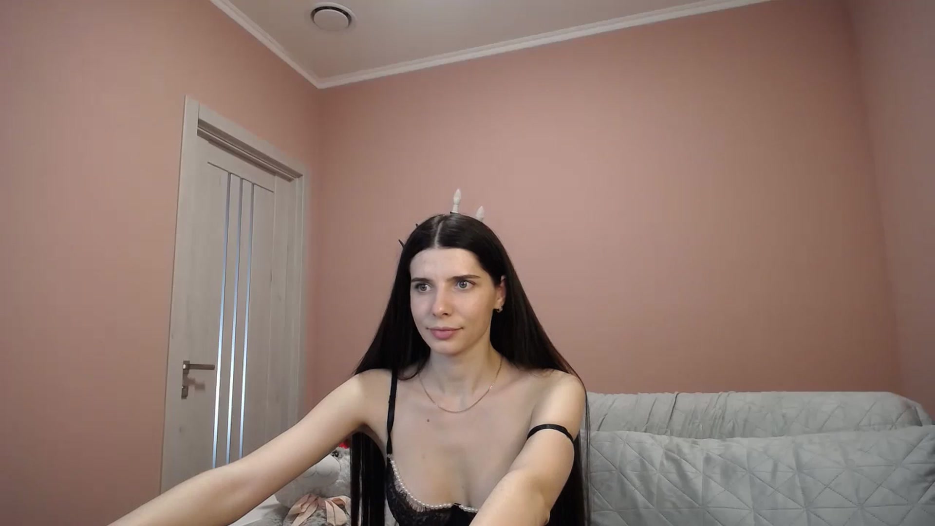 Gallery image thumbnail from SaraRich's myfreecams stream on, 05/19/2024, 11:57 image 8 of 20