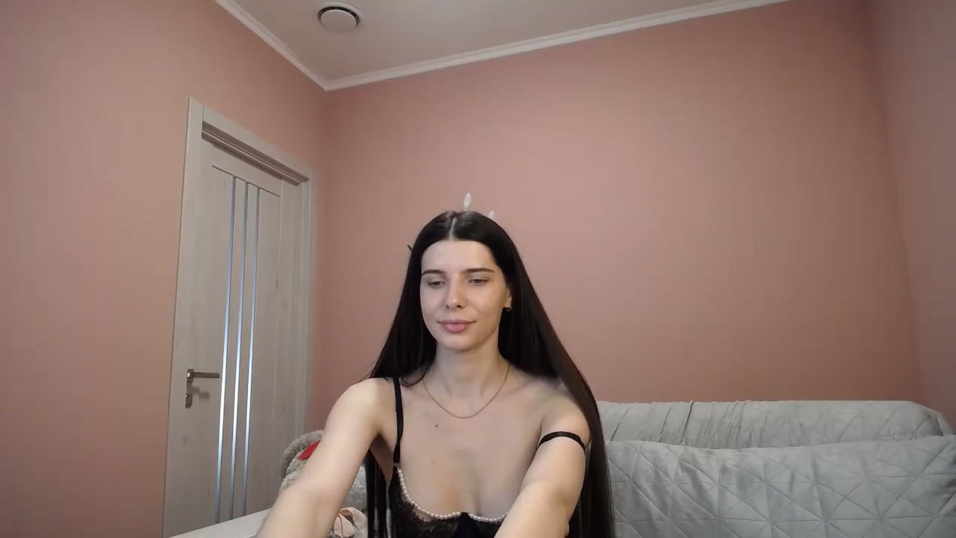 Gallery image thumbnail from SaraRich's myfreecams stream on, 05/19/2024, 11:57 image 10 of 20