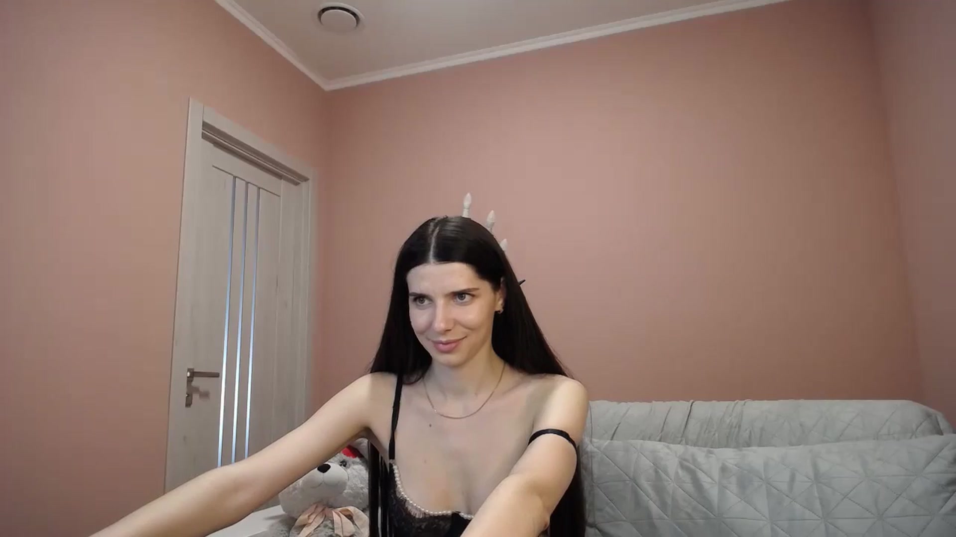 Gallery image thumbnail from SaraRich's myfreecams stream on, 05/19/2024, 11:57 image 6 of 20