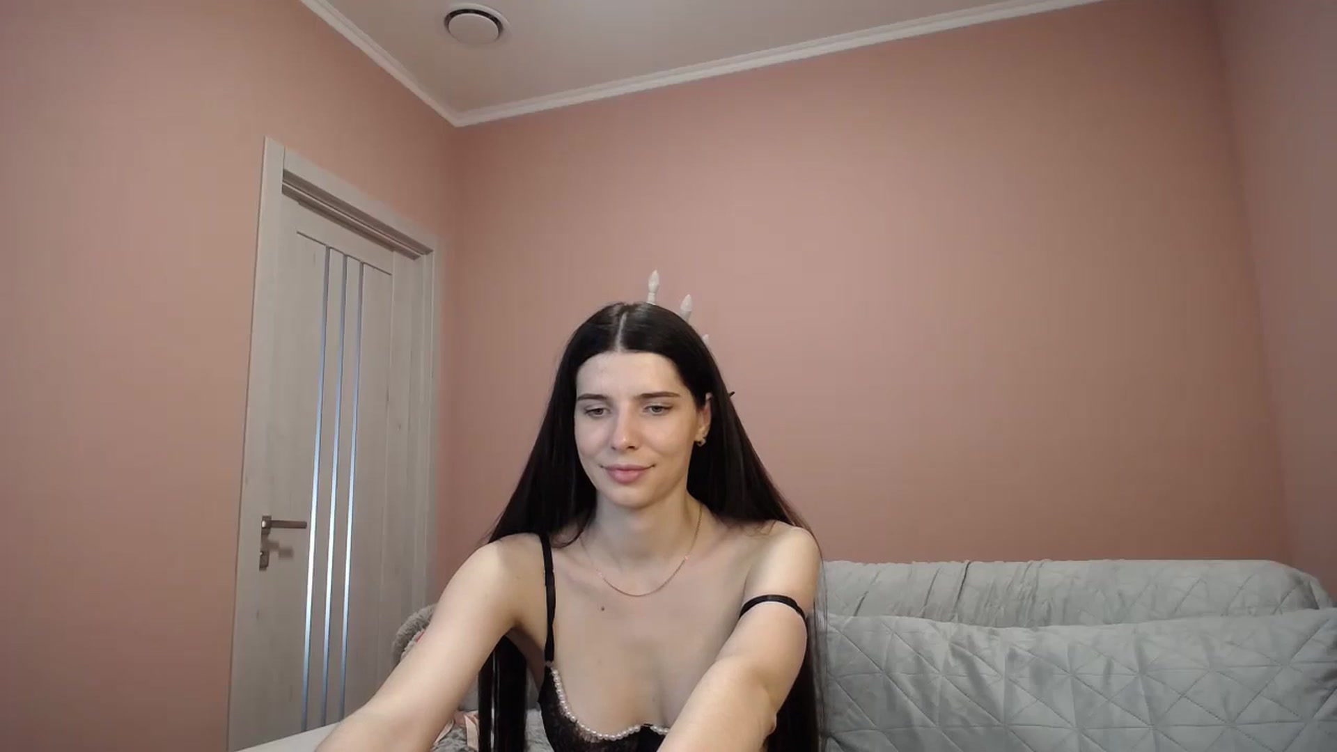 Gallery image thumbnail from SaraRich's myfreecams stream on, 05/19/2024, 11:57 image 7 of 20