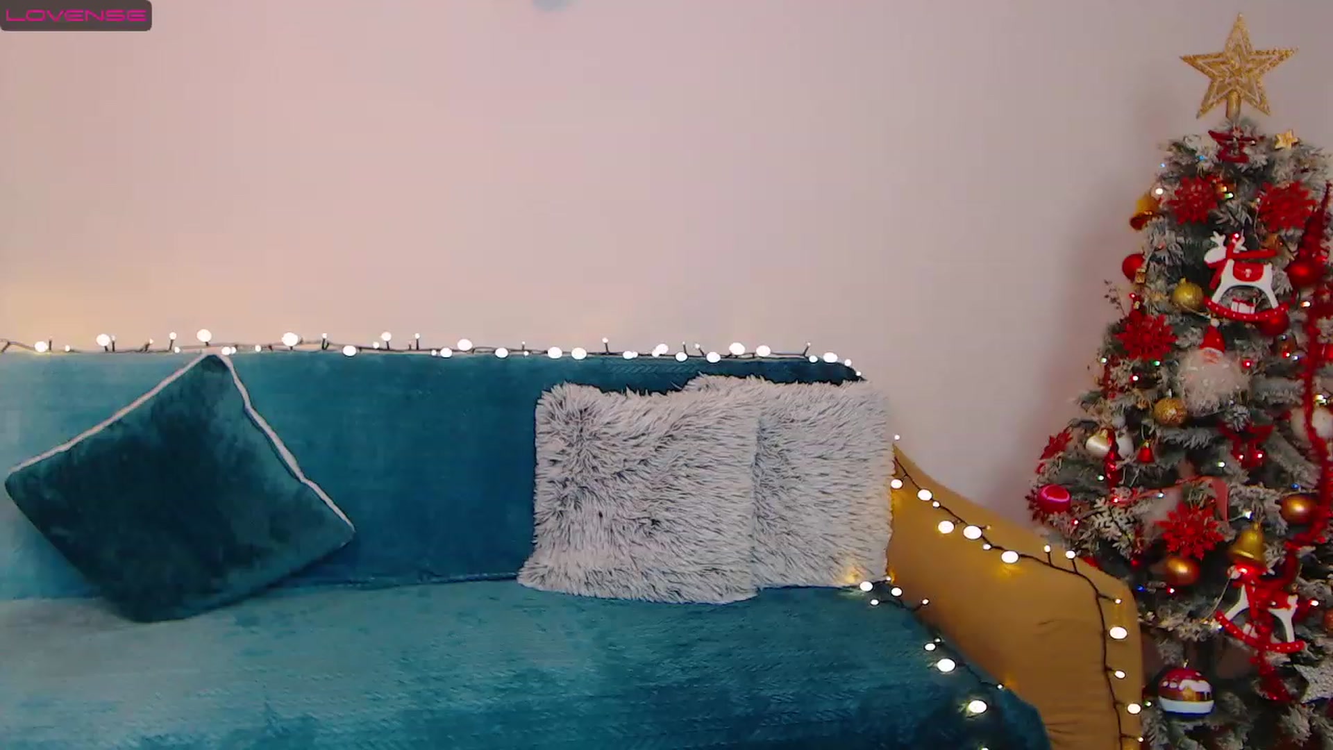 Gallery image thumbnail from Sara_Daisy's myfreecams stream on, 12/27/2022, 20:49 image 14 of 20