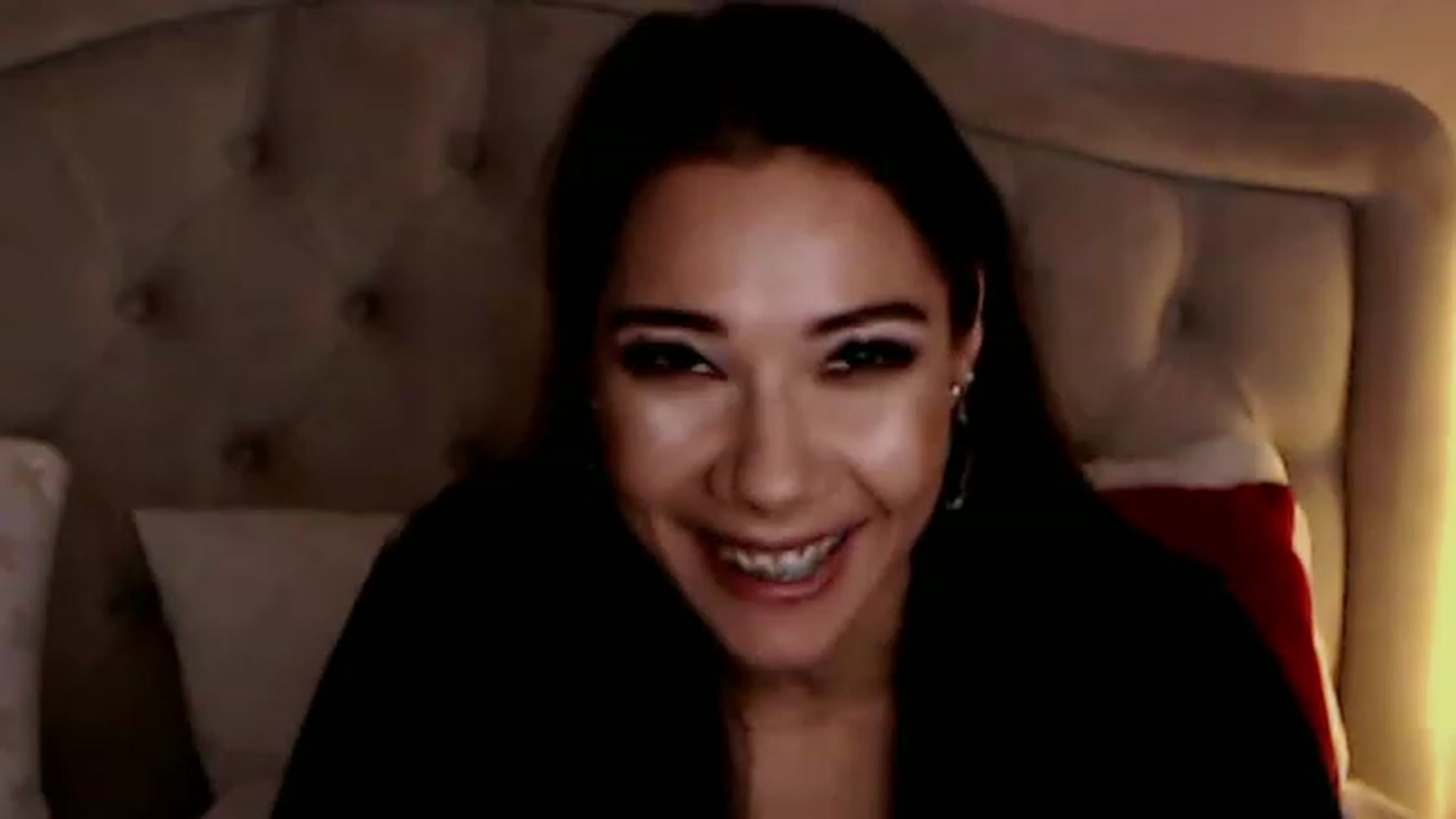 Gallery image thumbnail from Sara_Joy's myfreecams stream on, 12/23/2022, 21:24 image 5 of 20