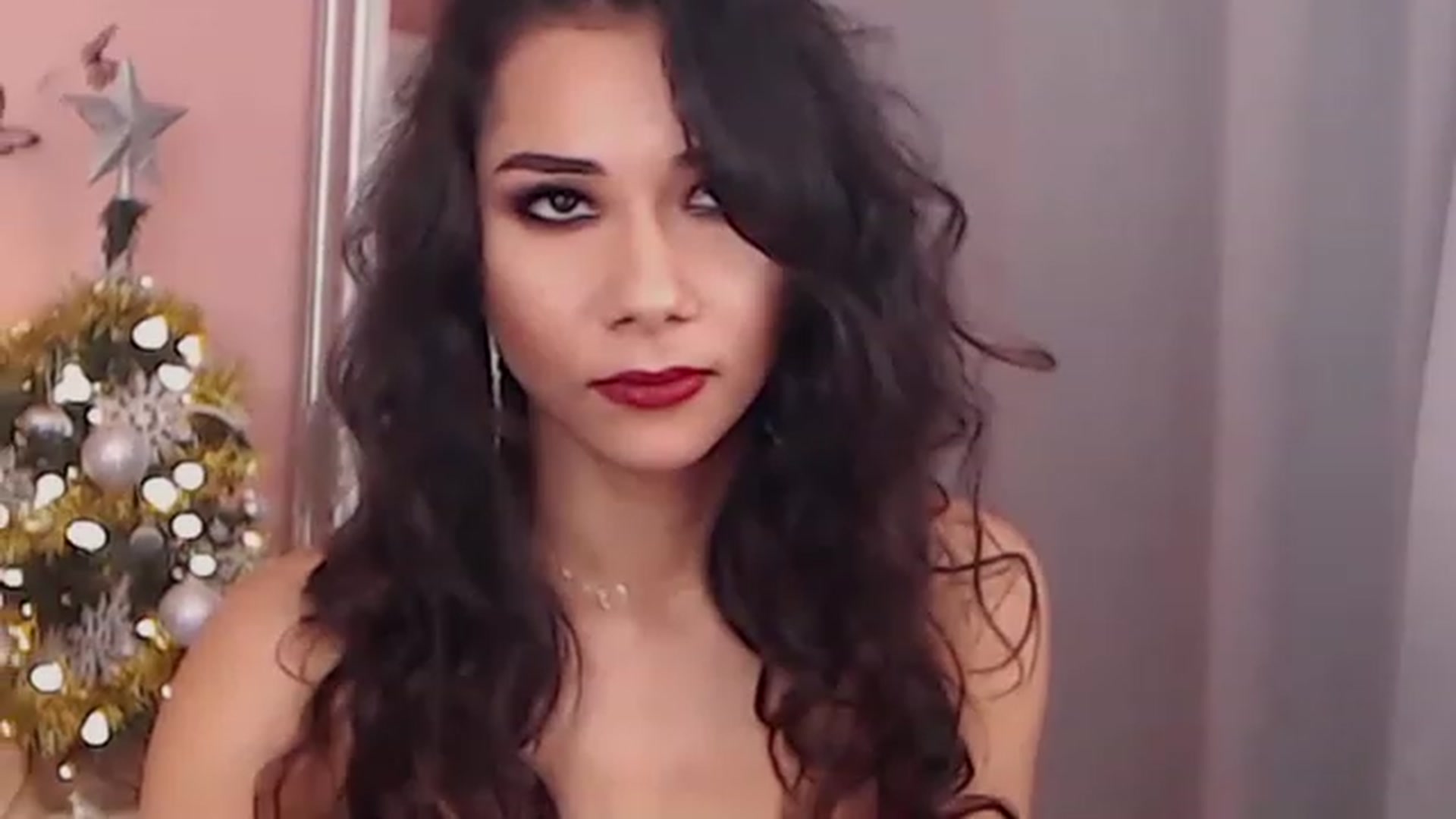 Gallery image thumbnail from Sara_Joy's myfreecams stream on, 01/02/2023, 22:45 image 13 of 20
