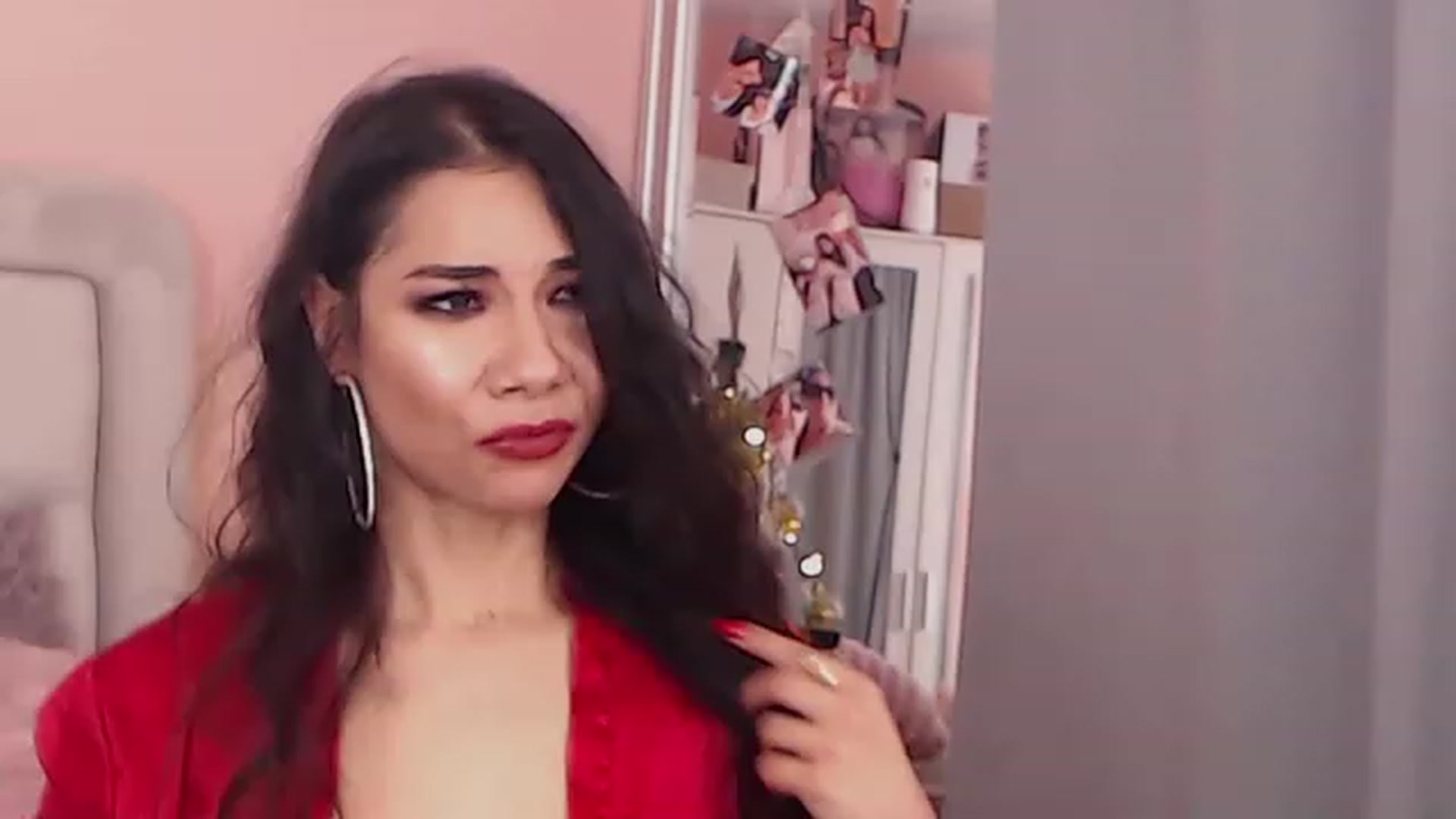 Gallery image thumbnail from Sara_Joy's myfreecams stream on, 01/02/2023, 23:10 image 12 of 20