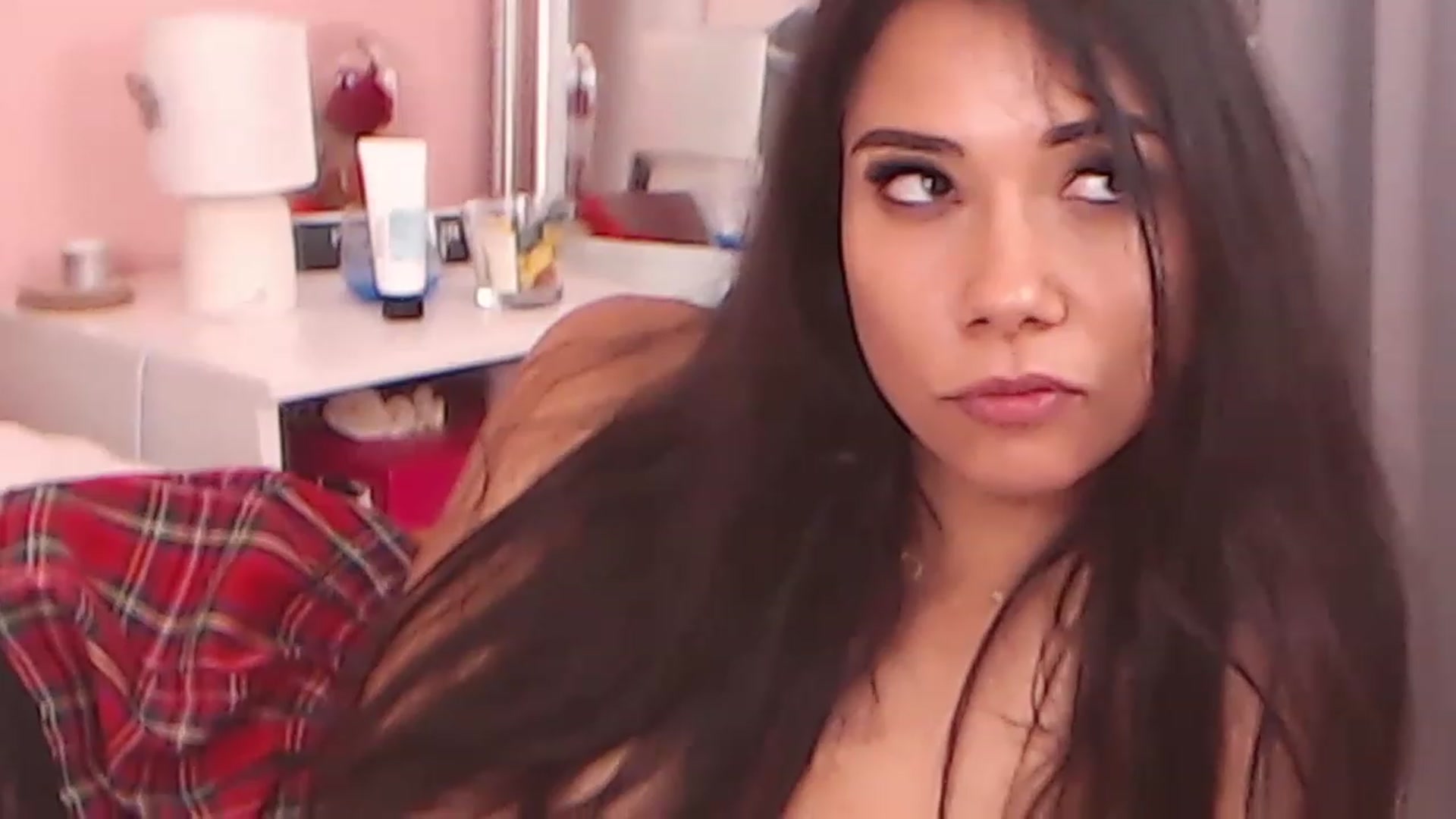 Gallery image thumbnail from Sara_Joy's myfreecams stream on, 02/26/2023, 03:26 image 2 of 20