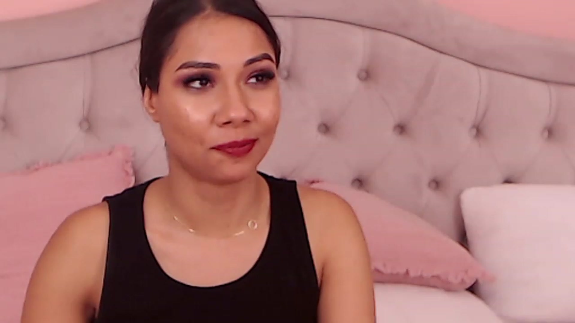 Gallery image thumbnail from Sara_Joy's myfreecams stream on, 03/26/2023, 01:37 image 17 of 20