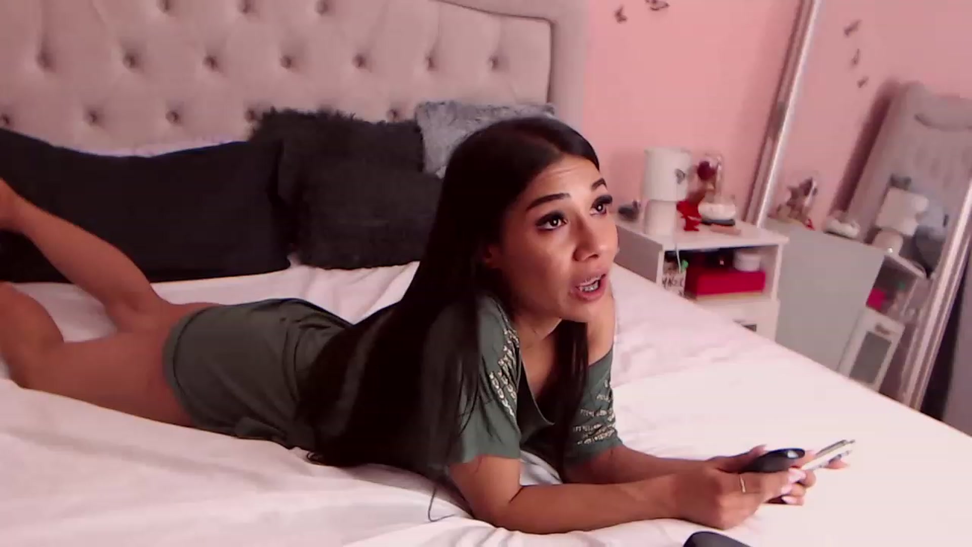 Gallery image thumbnail from Sara_Joy's myfreecams stream on, 04/14/2023, 23:38 image 1 of 20