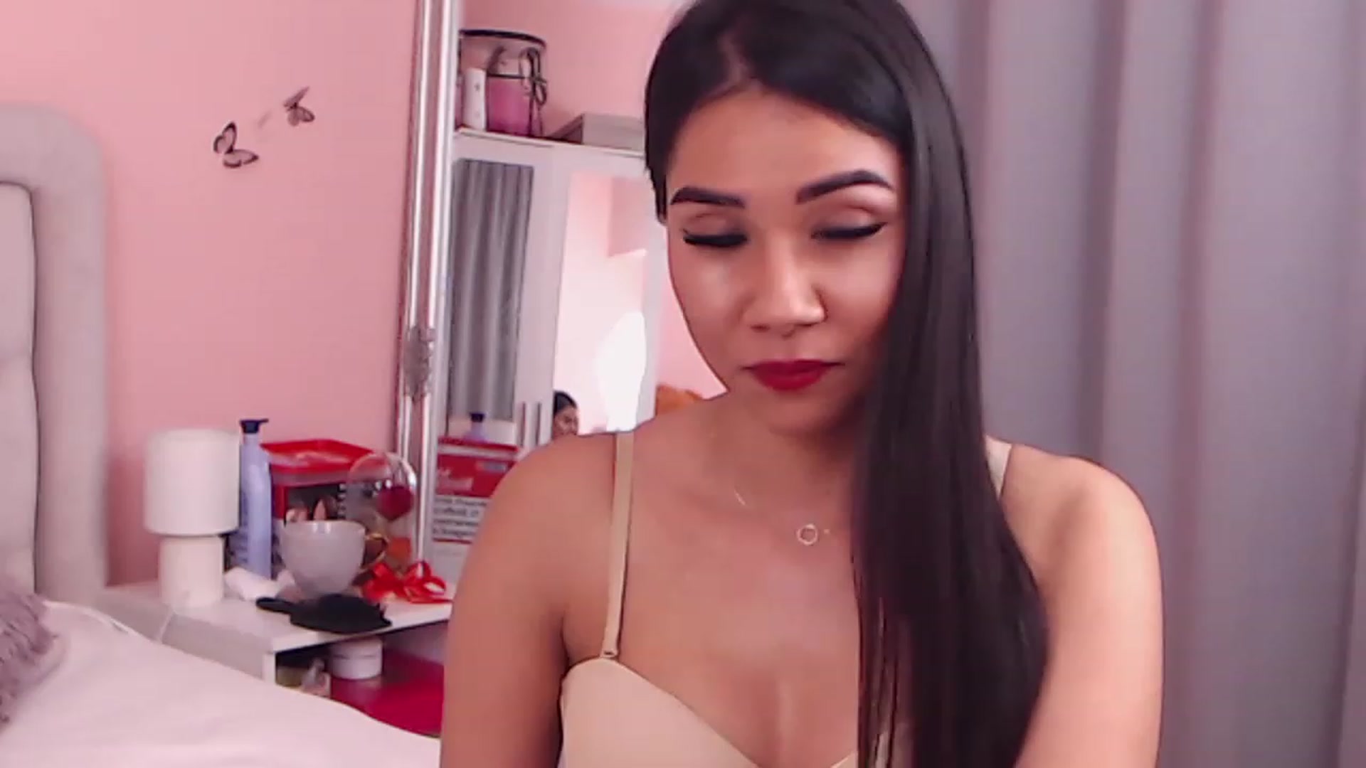 Gallery image thumbnail from Sara_Joy's myfreecams stream on, 06/19/2023, 21:04 image 8 of 20