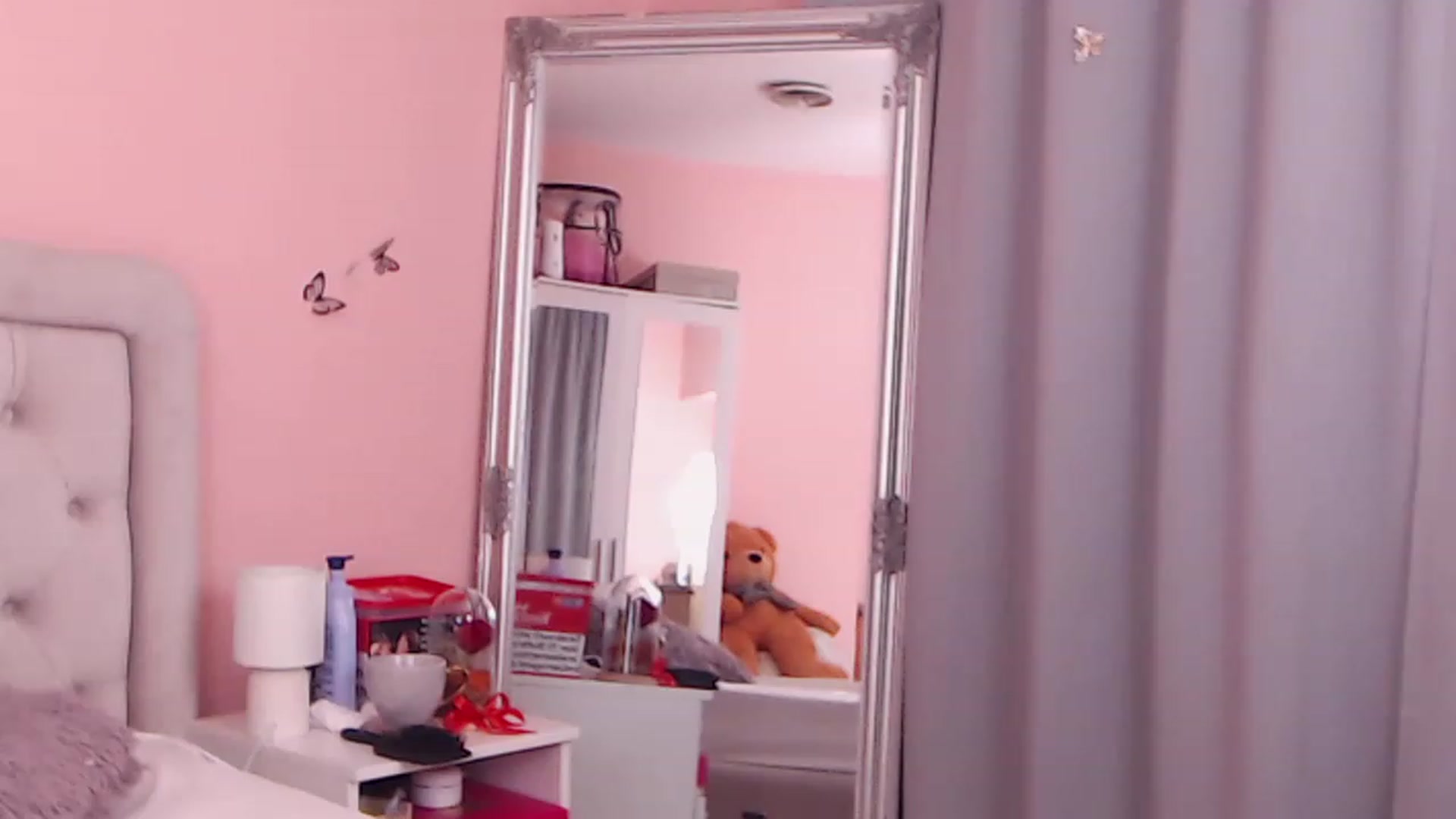 Gallery image thumbnail from Sara_Joy's myfreecams stream on, 06/19/2023, 21:04 image 7 of 20