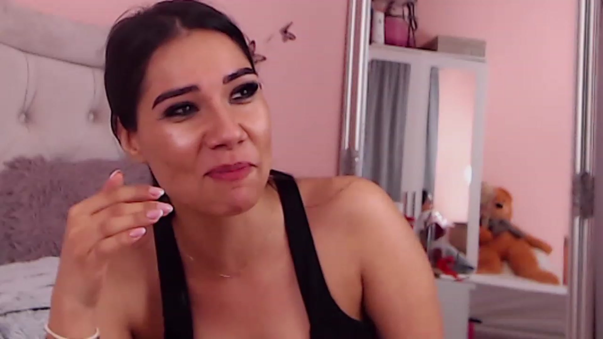 Gallery image thumbnail from Sara_Joy's myfreecams stream on, 06/20/2023, 02:17 image 6 of 20