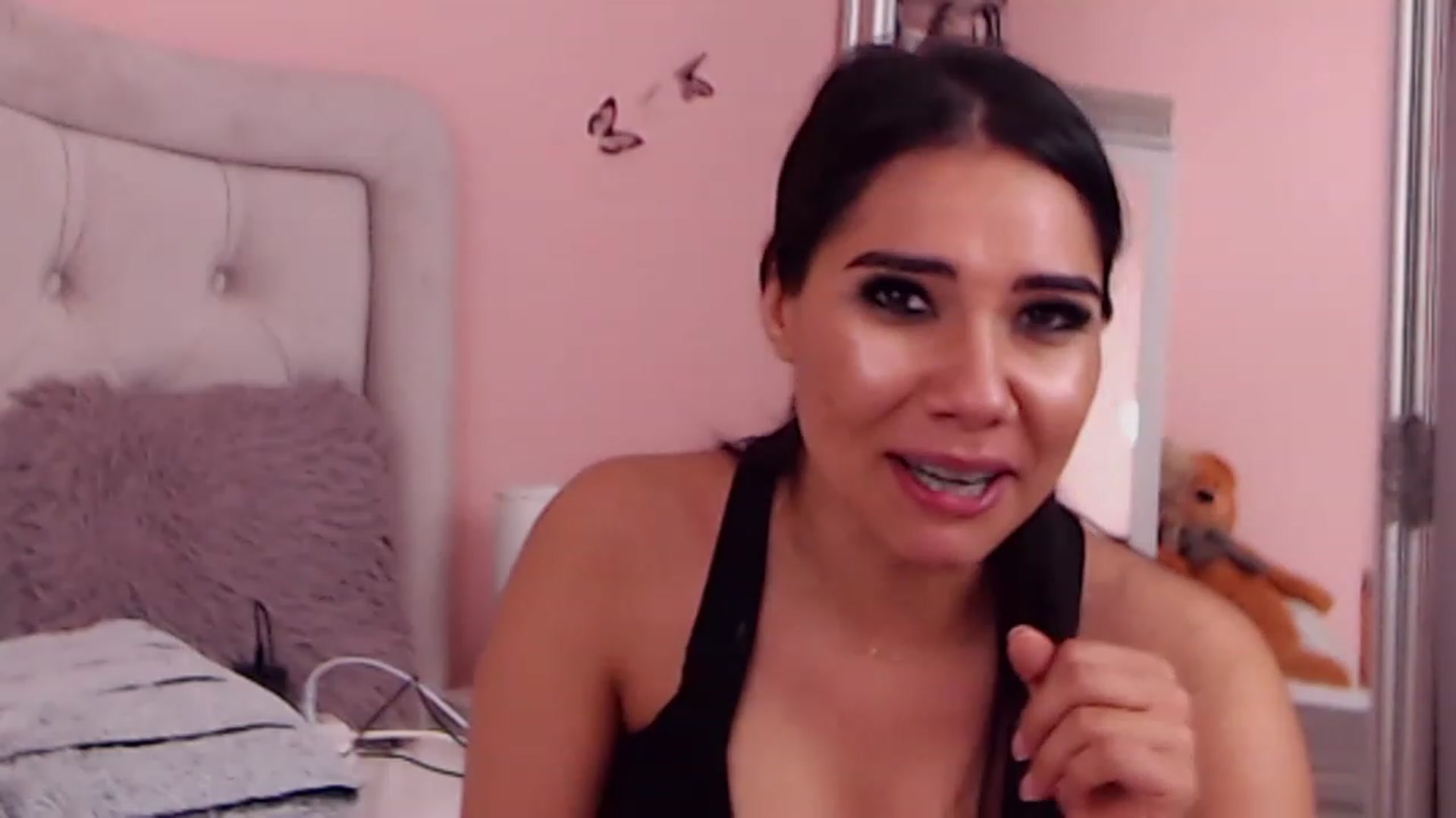 Gallery image thumbnail from Sara_Joy's myfreecams stream on, 06/20/2023, 02:17 image 10 of 20