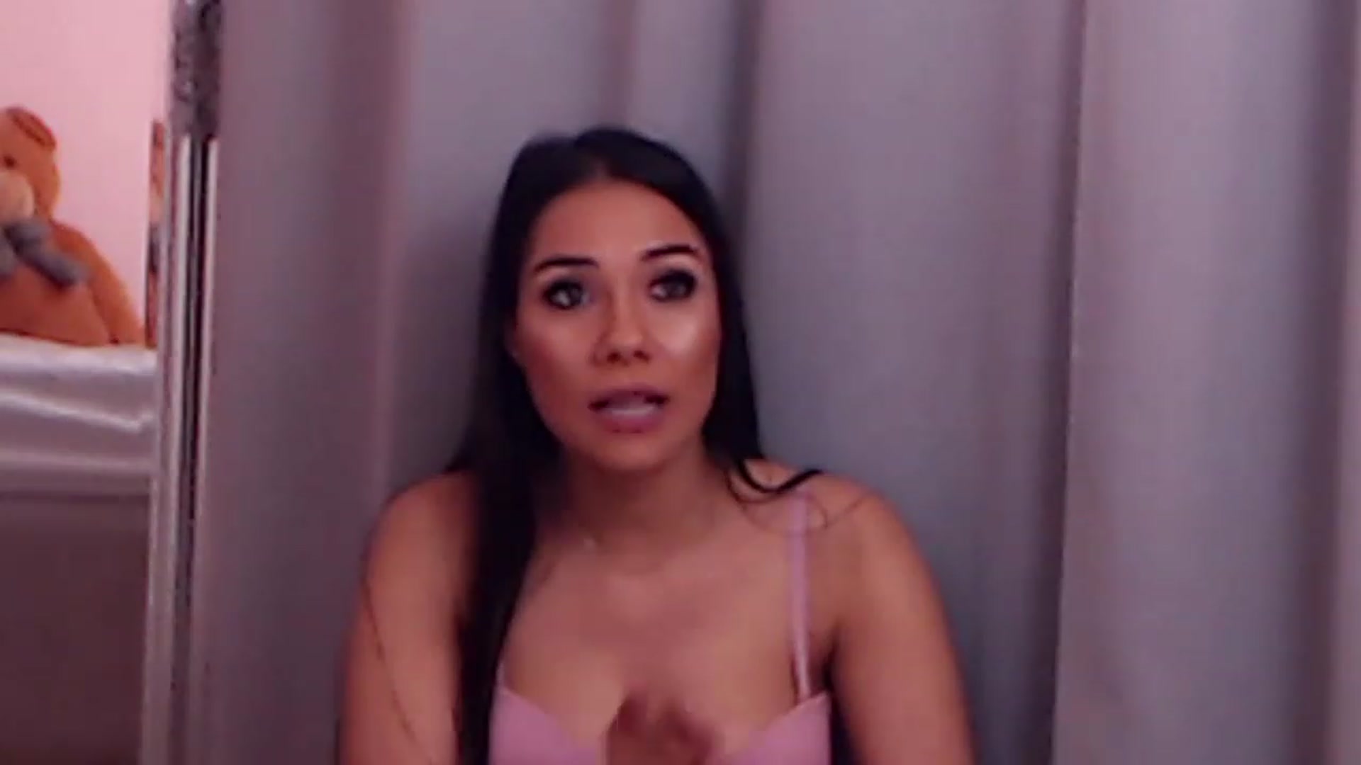Gallery image thumbnail from Sara_Joy's myfreecams stream on, 06/20/2023, 21:34 image 4 of 20