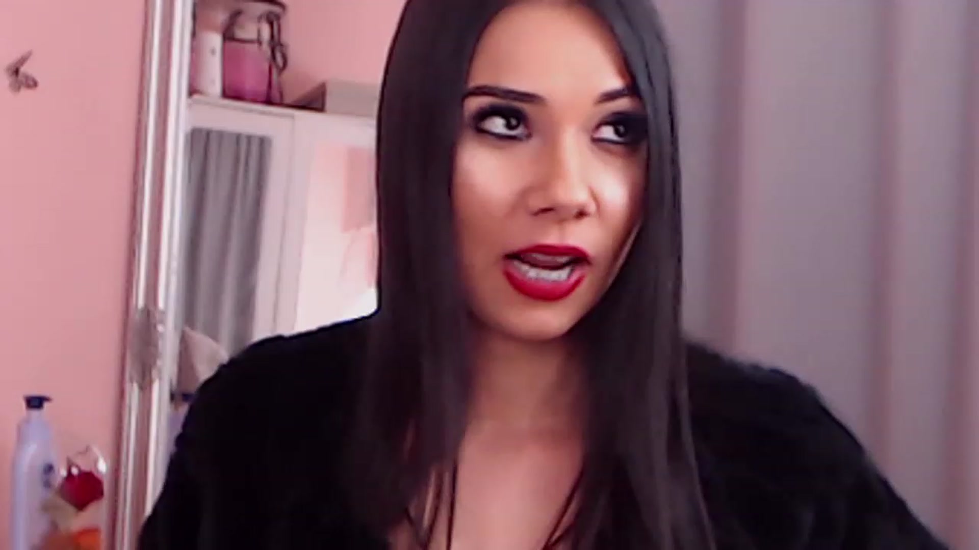 Gallery image thumbnail from Sara_Joy's myfreecams stream on, 06/22/2023, 23:09 image 6 of 20