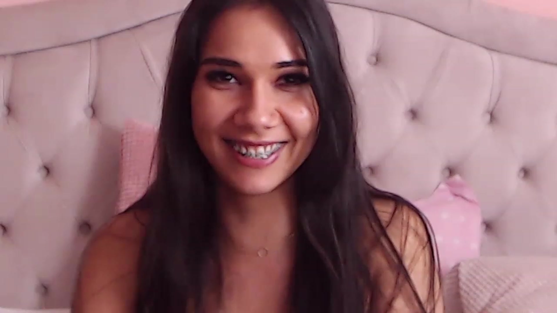 Gallery image thumbnail from Sara_Joy's myfreecams stream on, 06/26/2023, 24:02 image 18 of 20