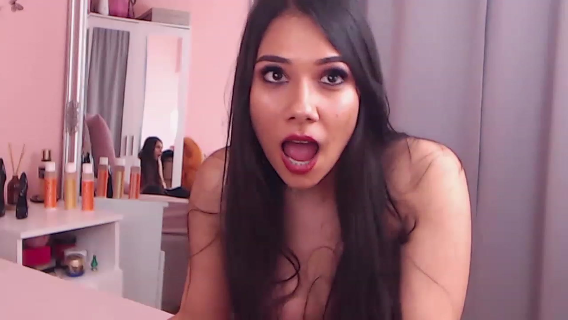 Gallery image thumbnail from Sara_Joy's myfreecams stream on, 06/26/2023, 22:21 image 6 of 20