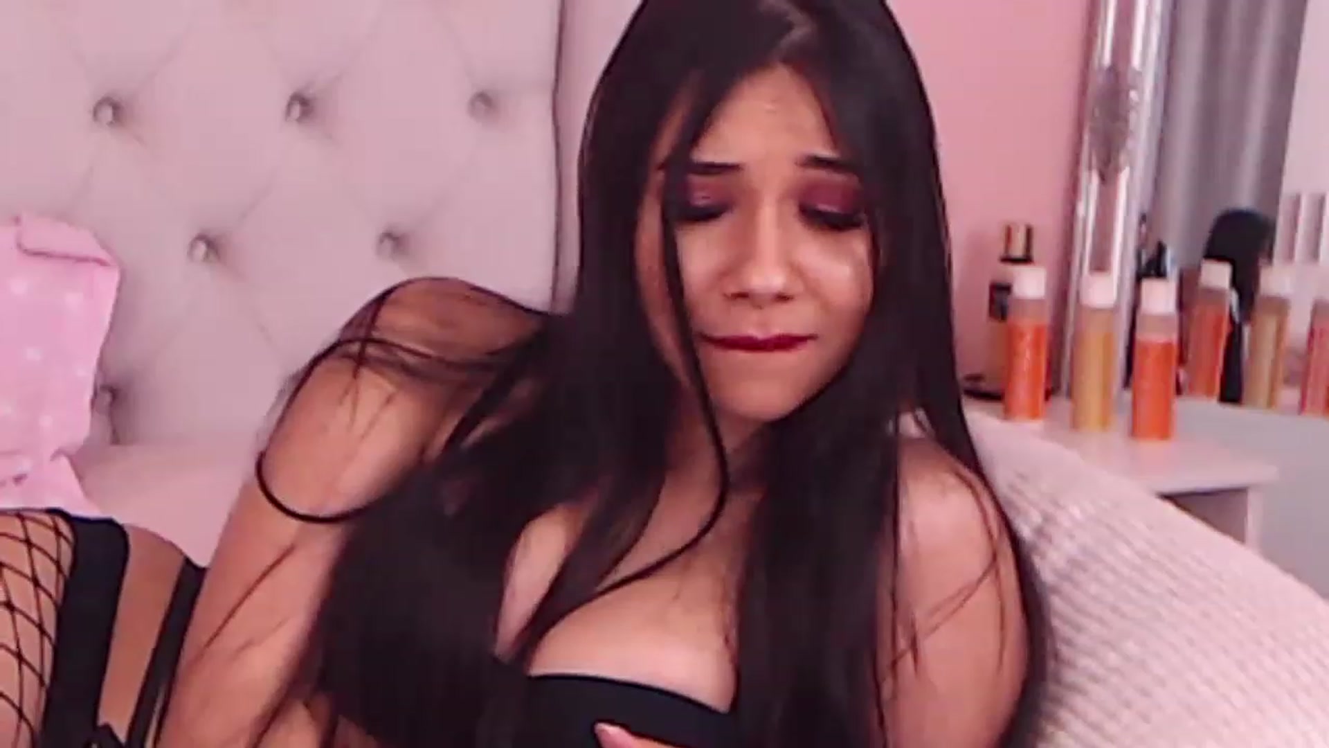 Gallery image thumbnail from Sara_Joy's myfreecams stream on, 06/27/2023, 24:09 image 7 of 20